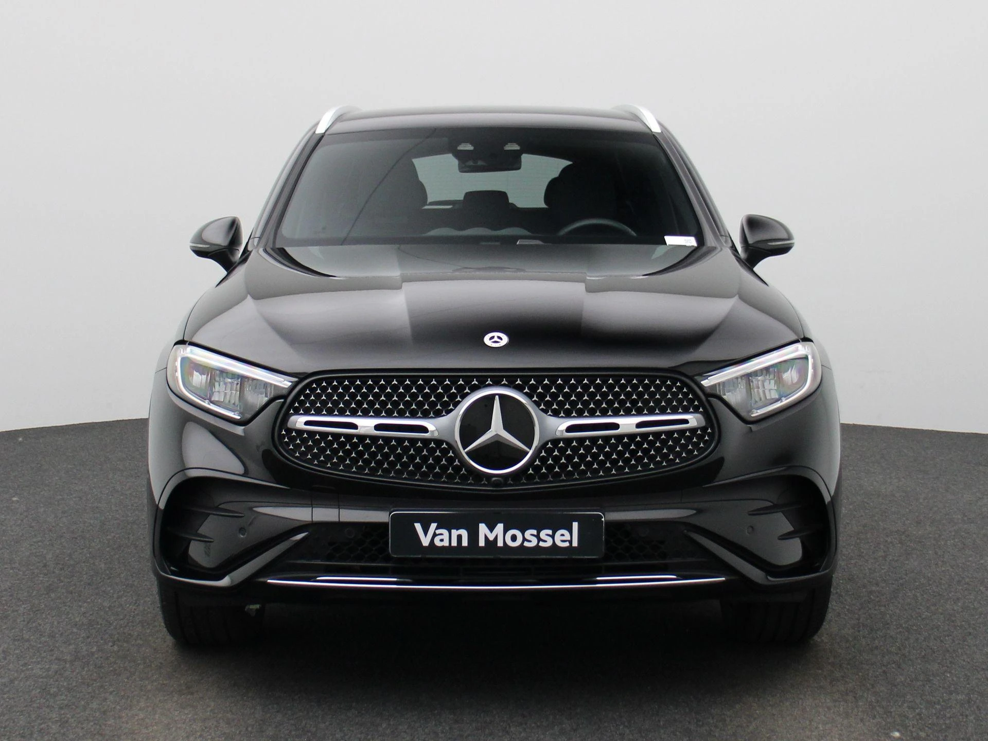 Mercedes-Benz-GLC-image-2