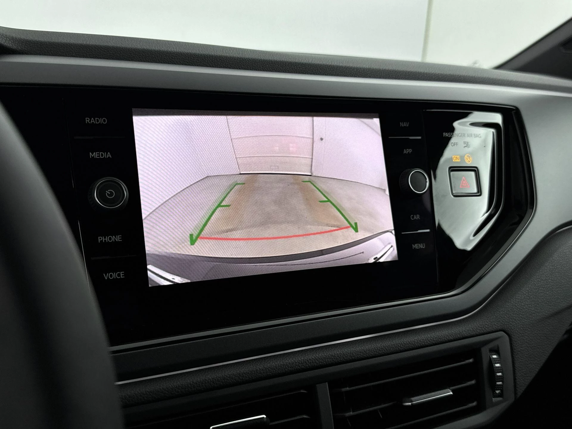 Volkswagen-Polo-image-9