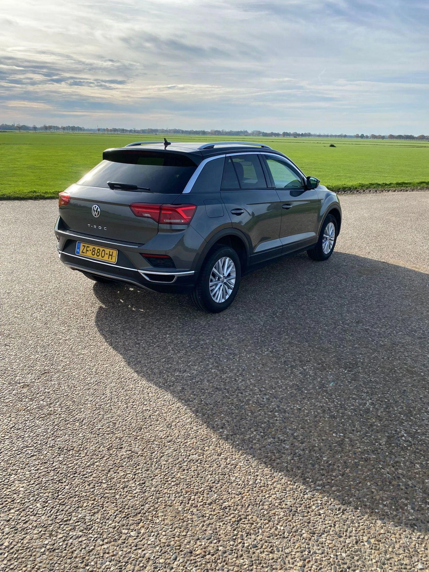 Volkswagen-T-Roc-image-2