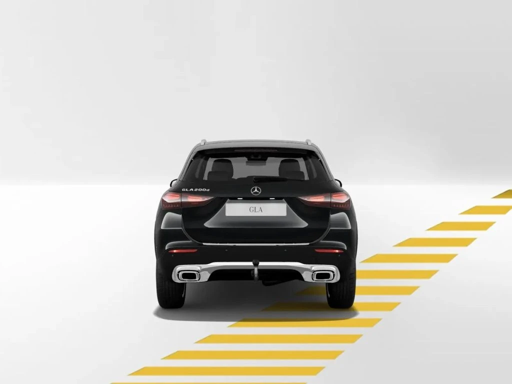 Mercedes-Benz-GLA 200 d-image-5