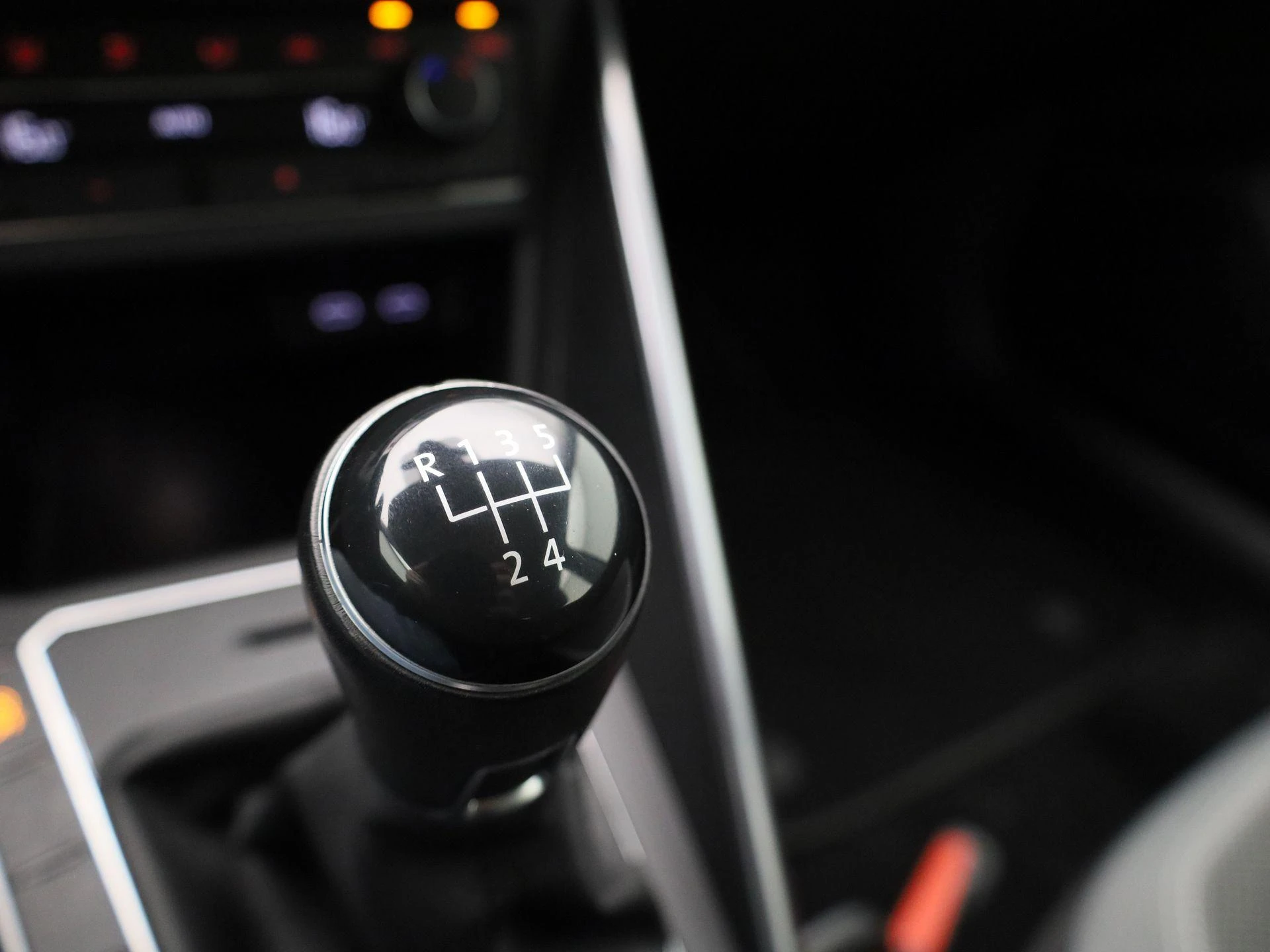 Volkswagen-Polo-image-21