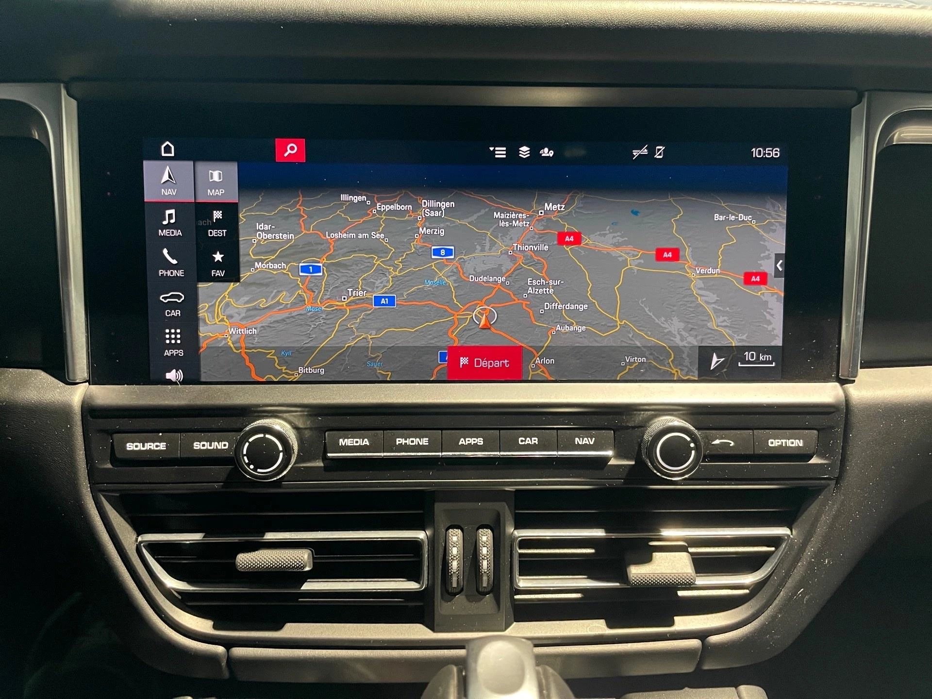 Porsche-Macan-image-2