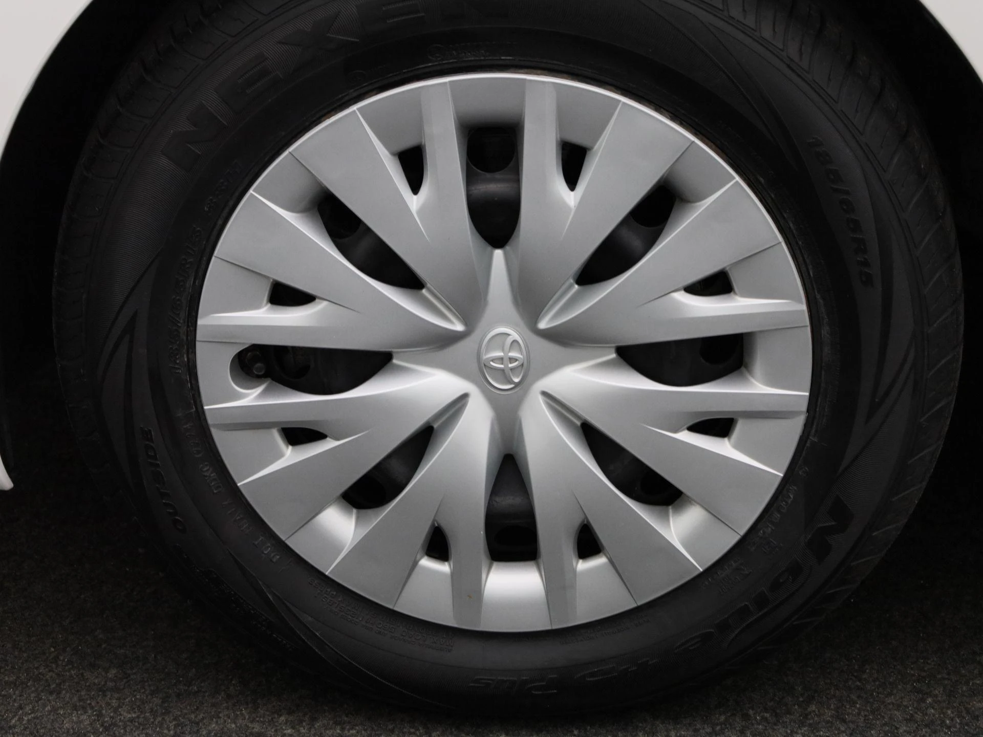 Toyota-Yaris-image-11