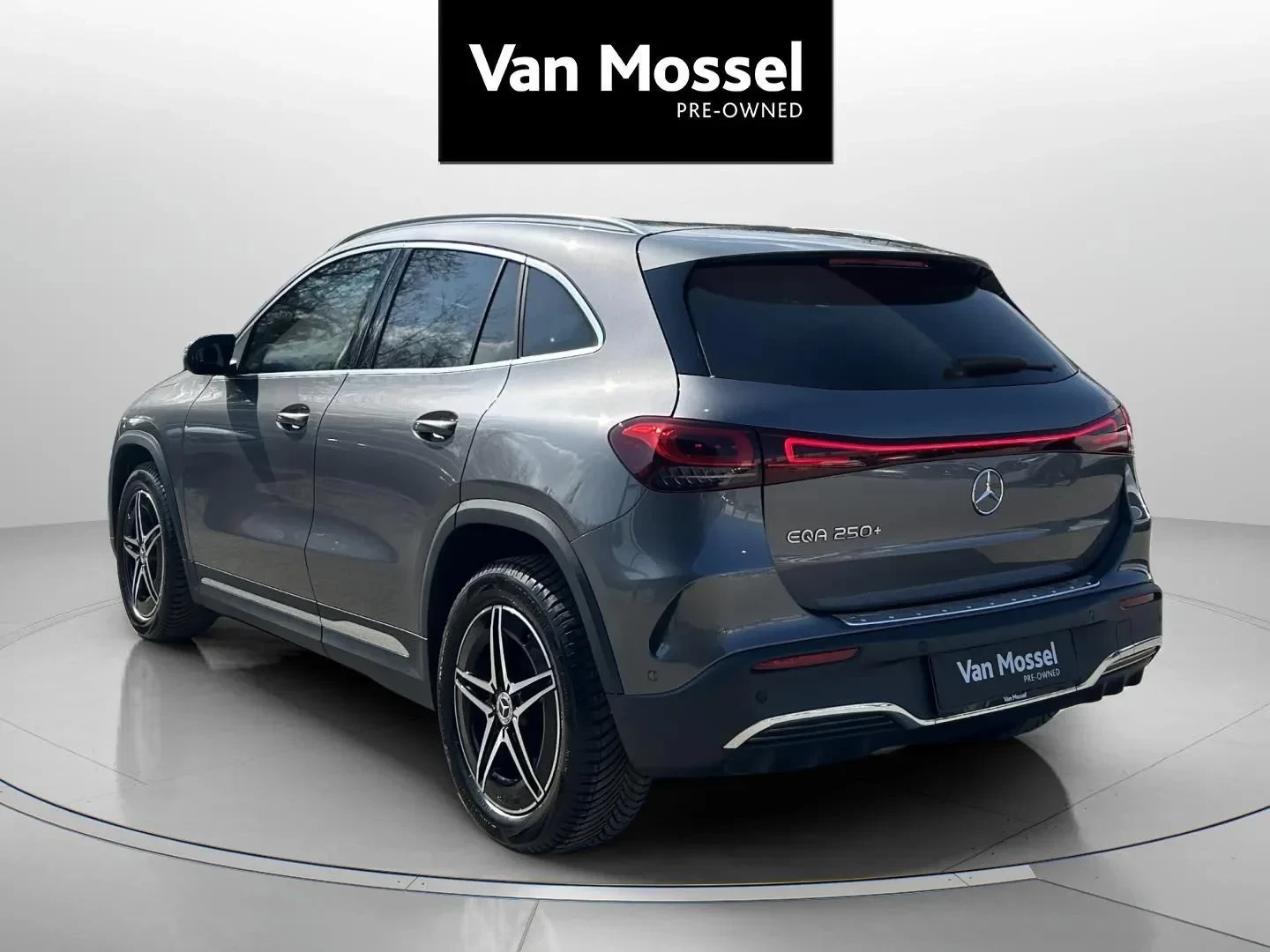Mercedes-Benz-EQA-image-6