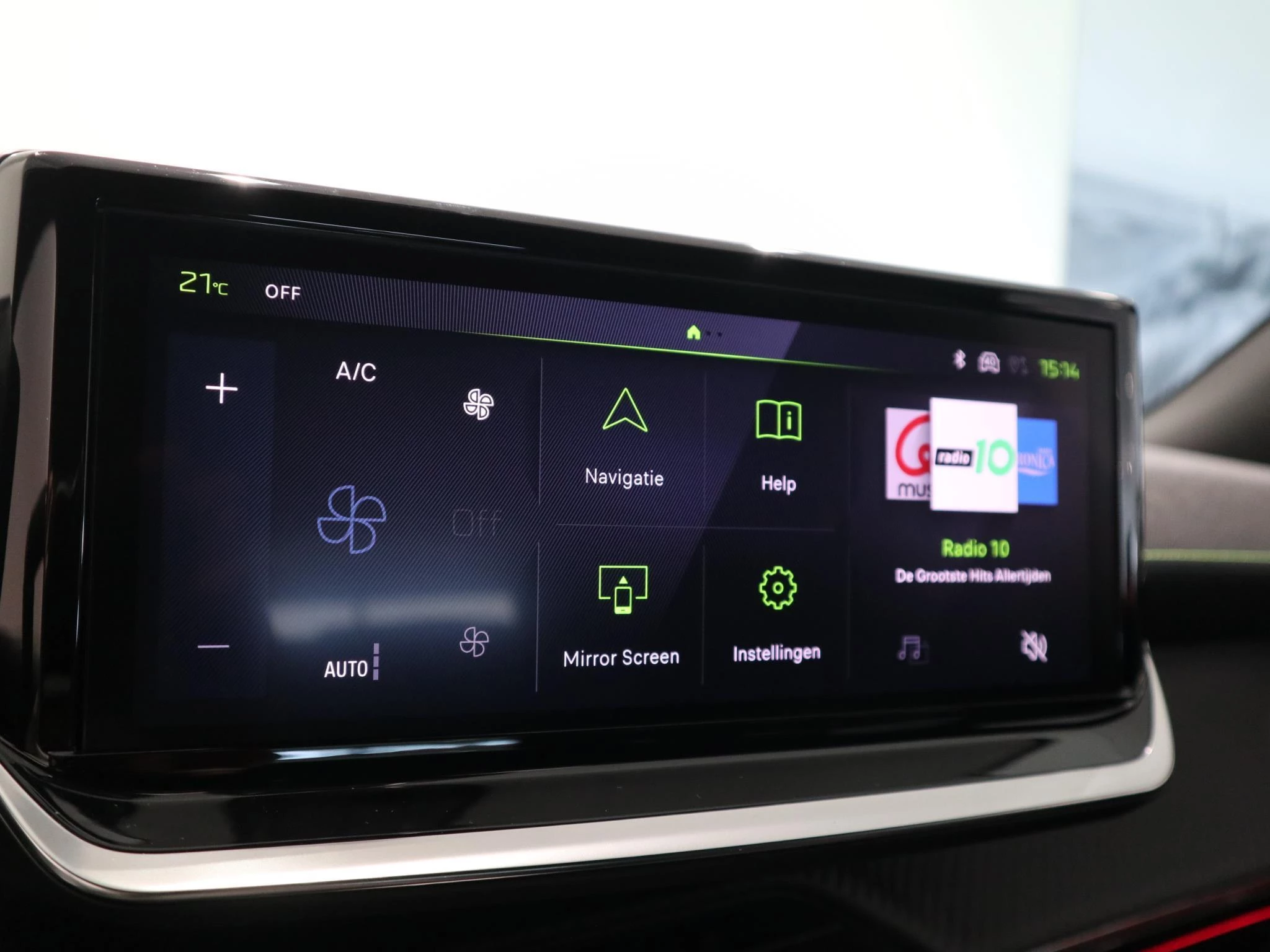 Peugeot-e-2008-image-14