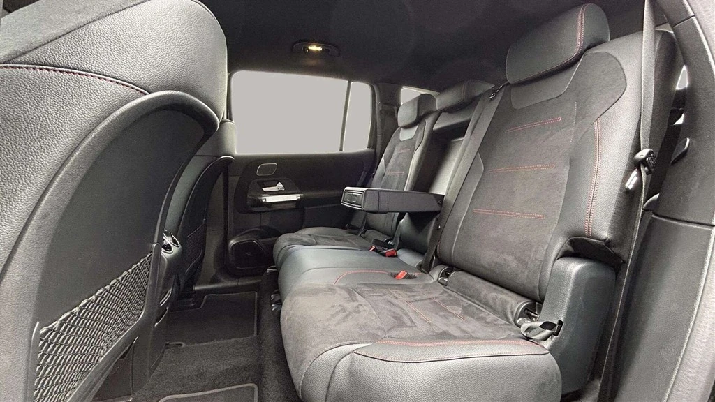 Mercedes-Benz-EQB-image-19