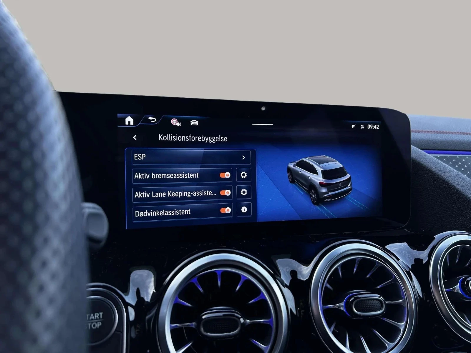 Mercedes-Benz-EQA-image-19