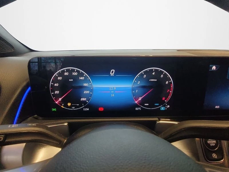 Mercedes-Benz-GLB-image-14