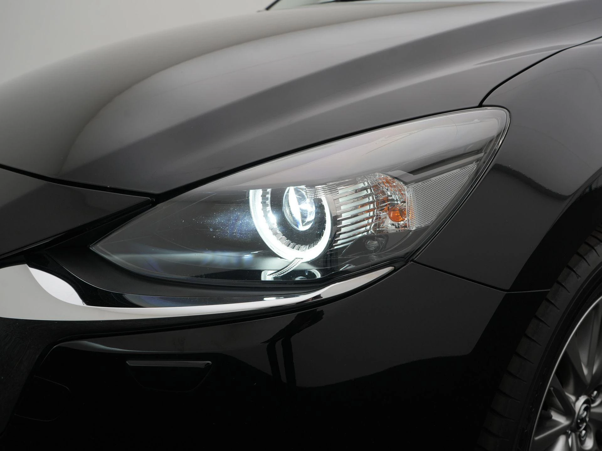 Mazda-2-image-32