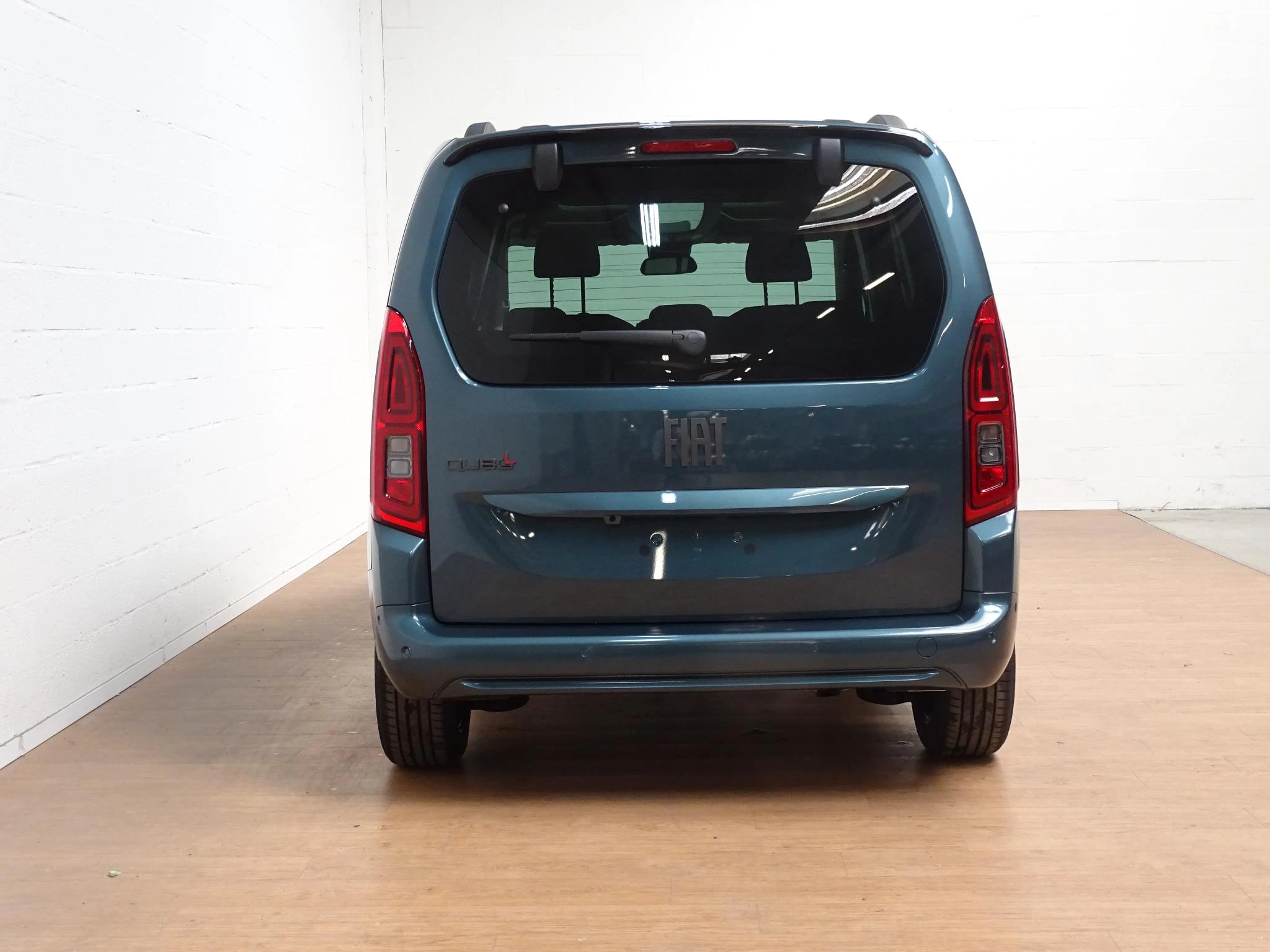 Fiat Qubo 1.2T +gps+camera+park pilot +magic top