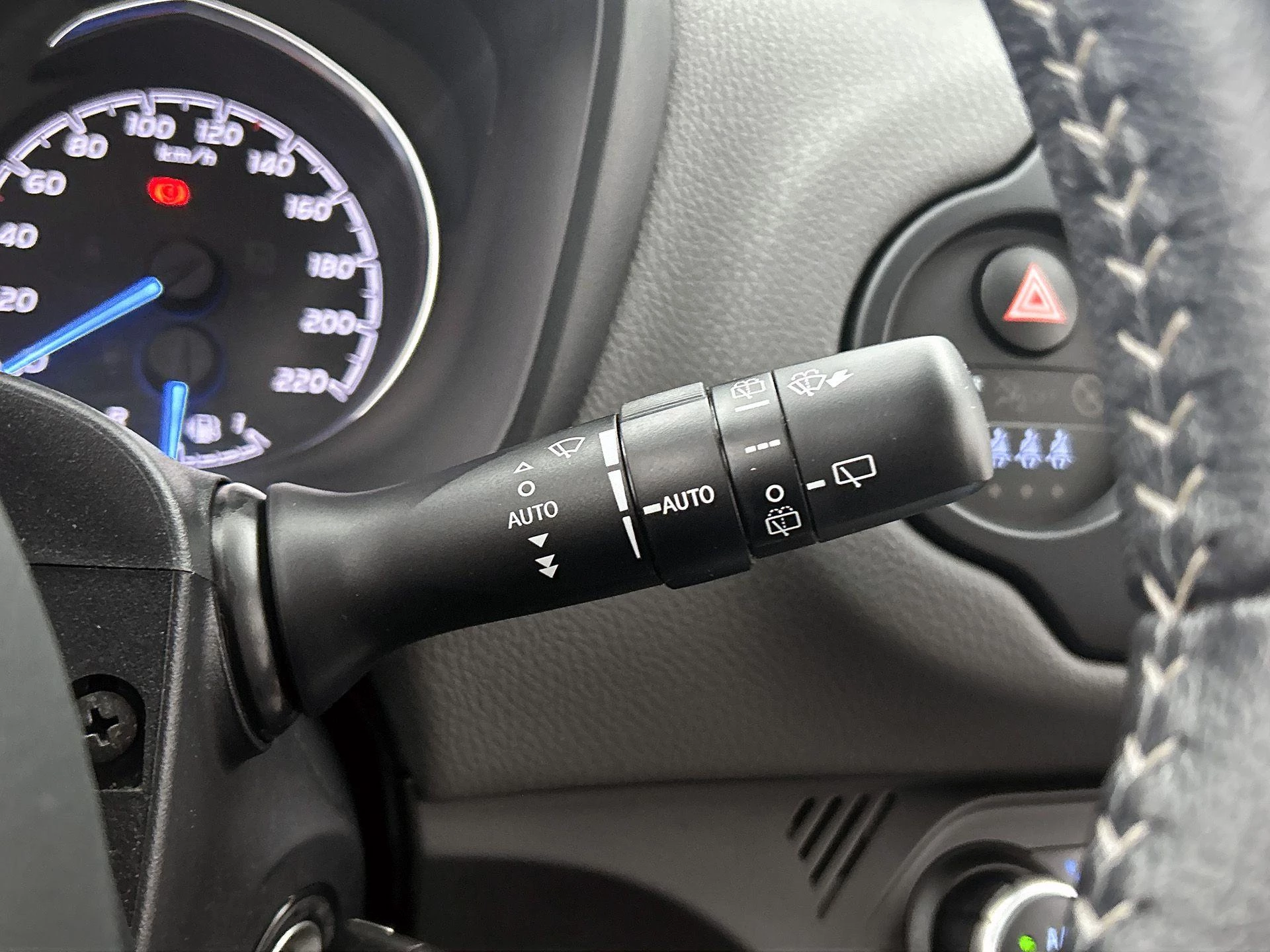 Toyota-Yaris-image-7