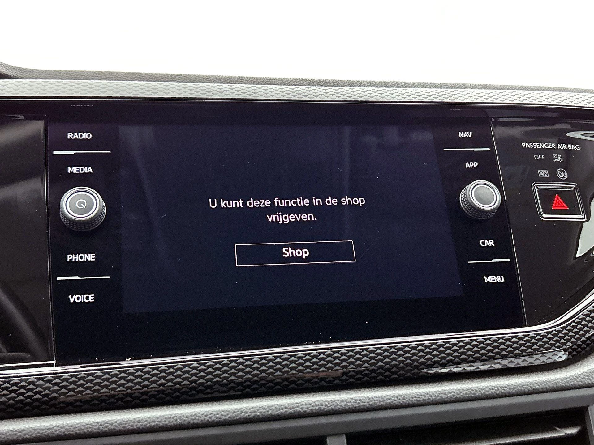 Volkswagen-Polo-image-26