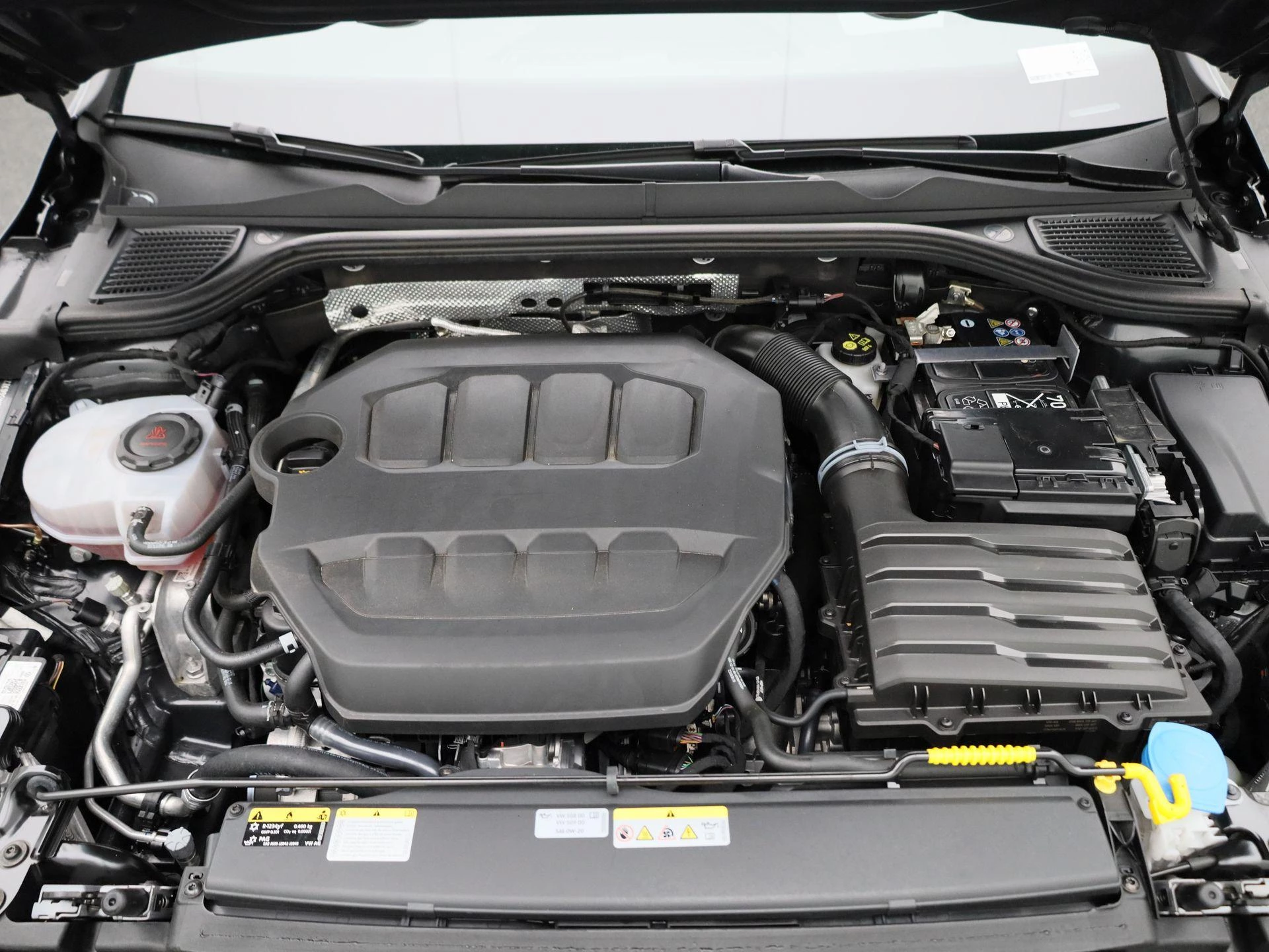 Volkswagen-Golf-image-47