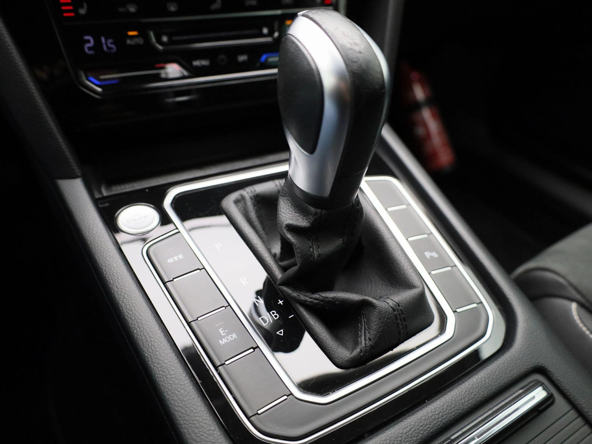 Volkswagen-Passat-image-26