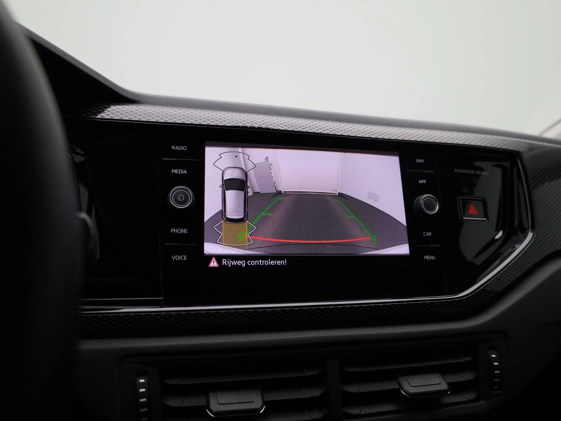 Volkswagen-Polo-image-14