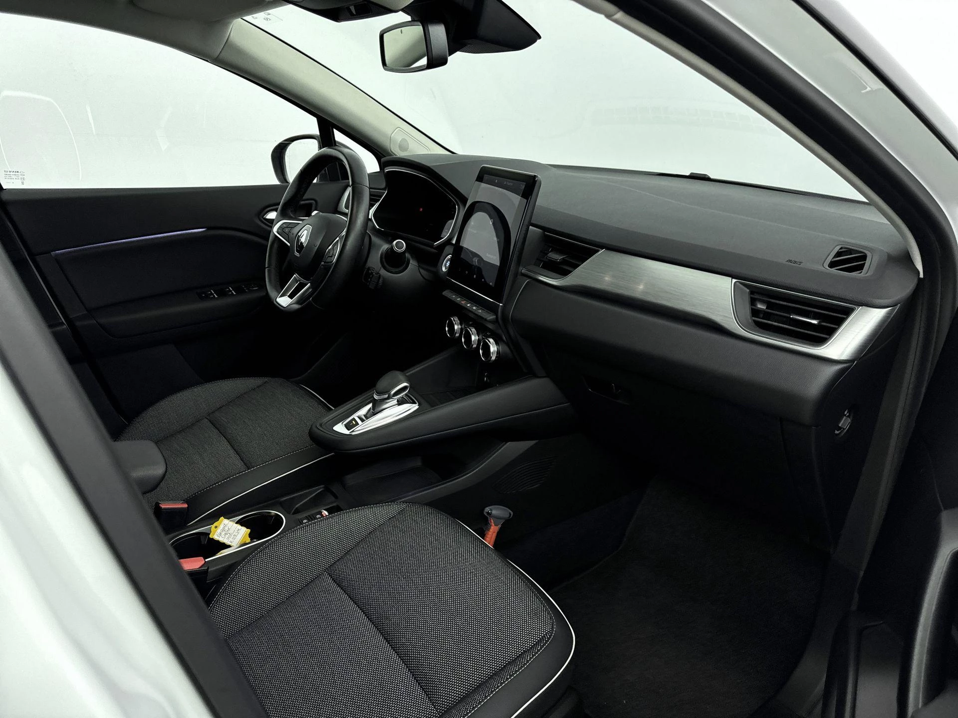 Renault-Captur-image-16