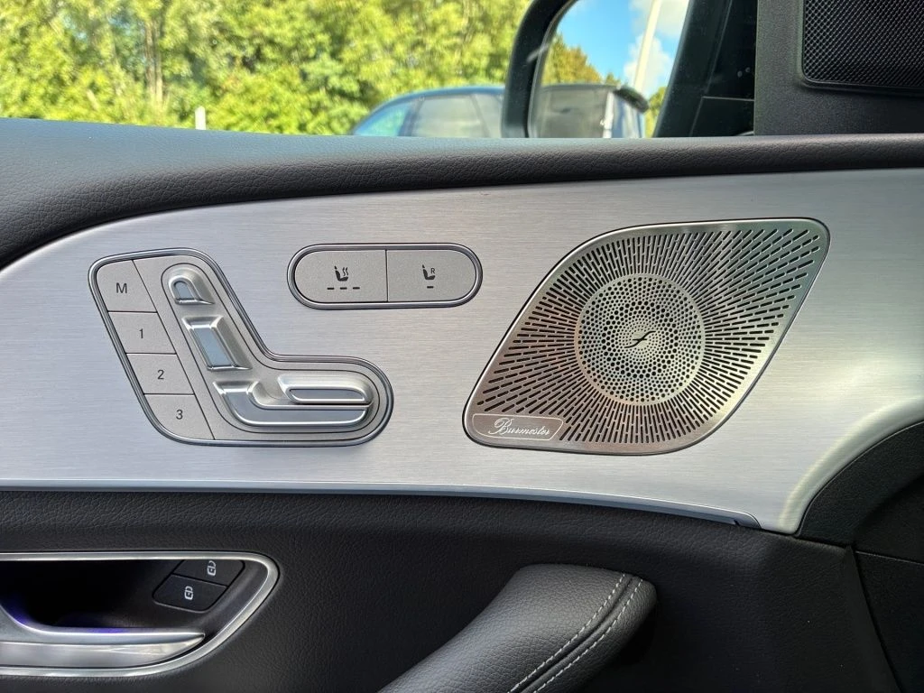Mercedes-Benz-GLE 300 d-image-8