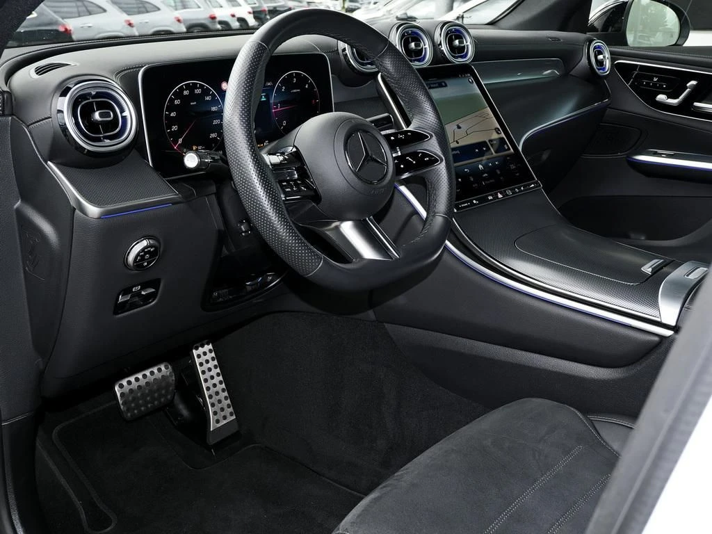 Mercedes-Benz-GLC 220 d-image-8