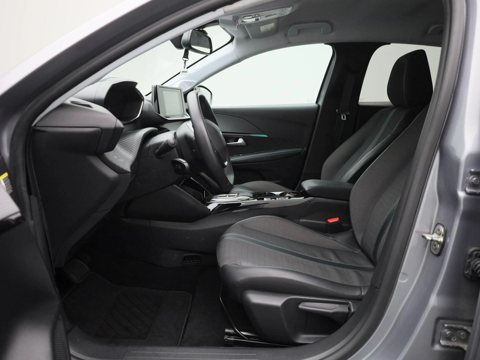 Peugeot e-208 - 11