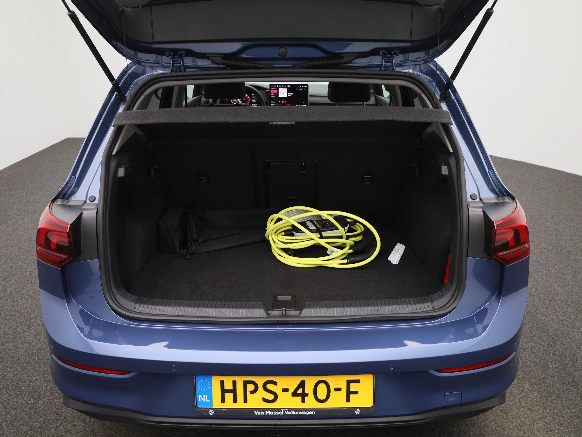 Volkswagen-Golf-image-13