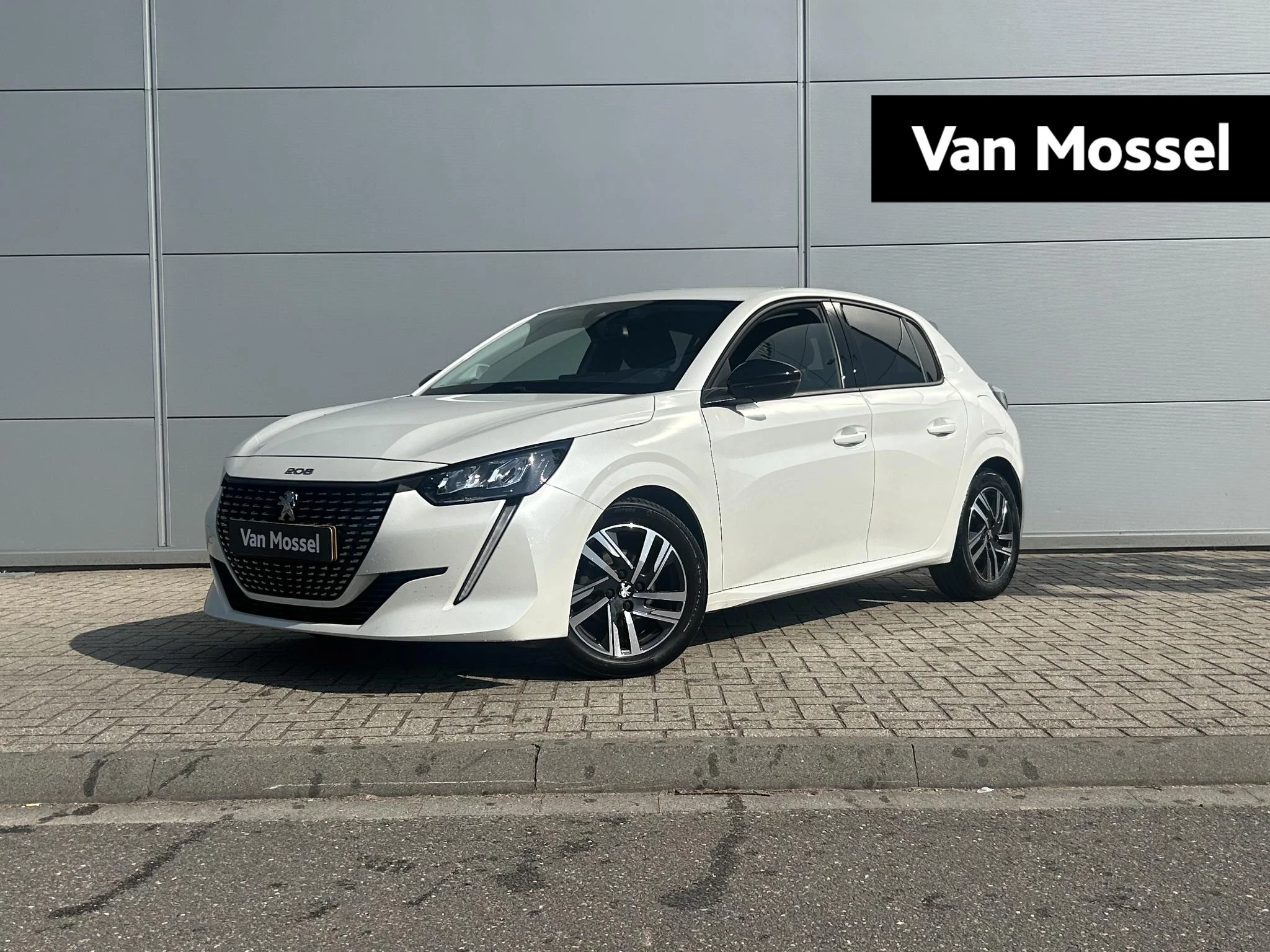 Peugeot-208-image-0