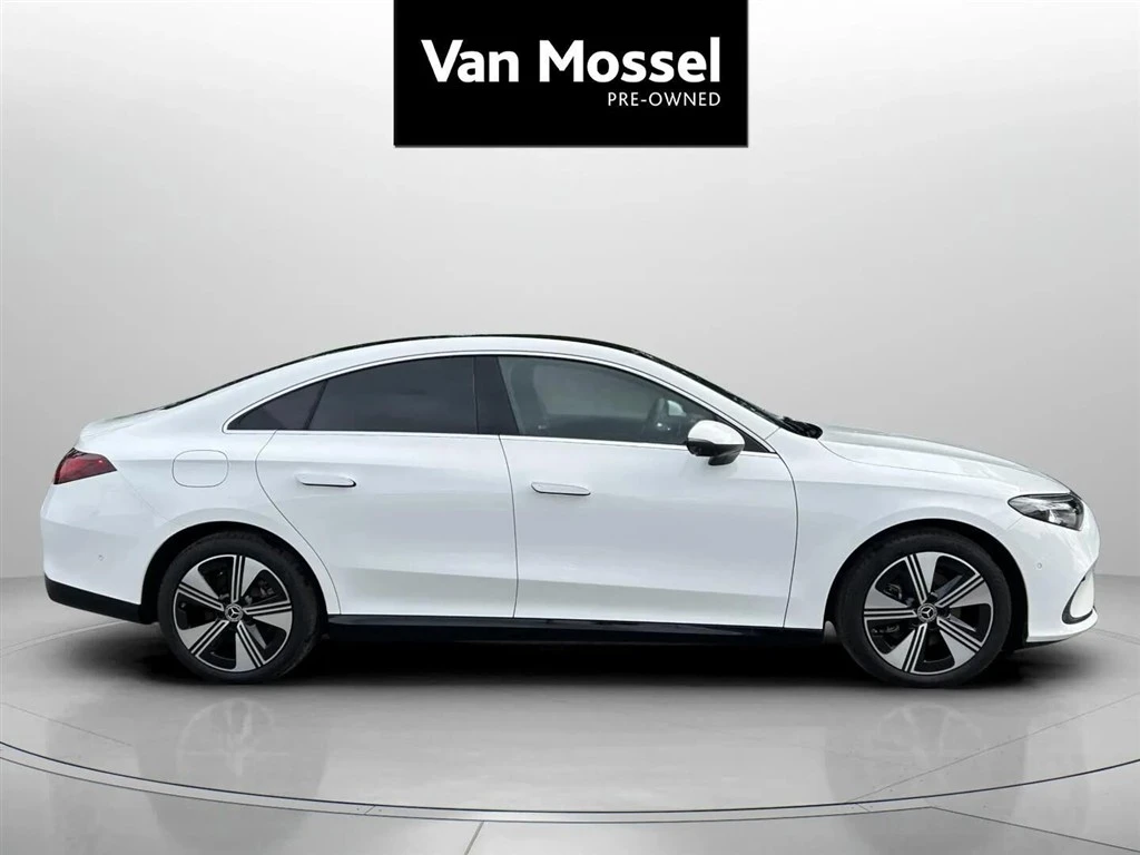 Mercedes-Benz-CLA-image-3