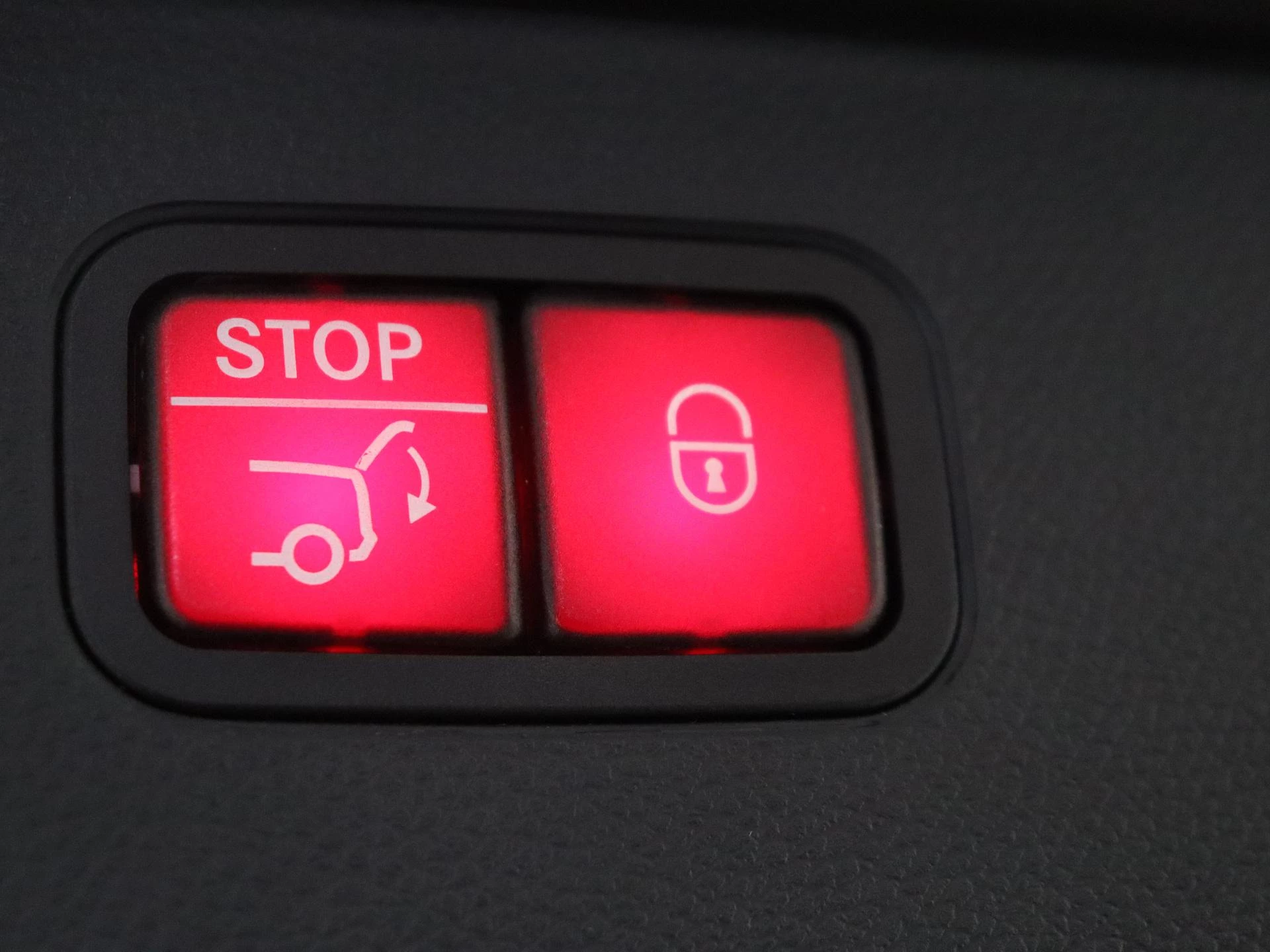 Mercedes-Benz-GLC-image-31