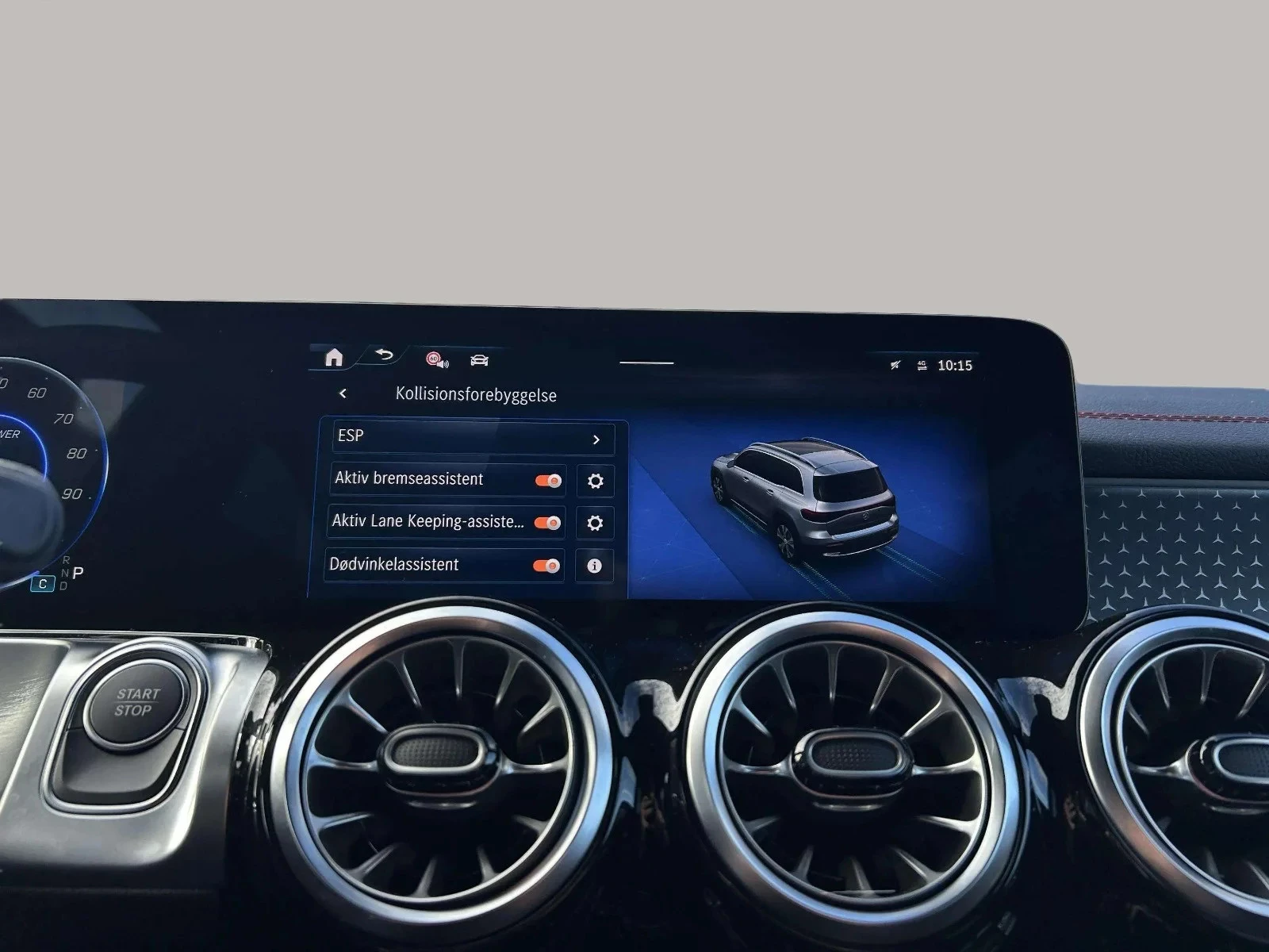 Mercedes-Benz-EQB-image-20
