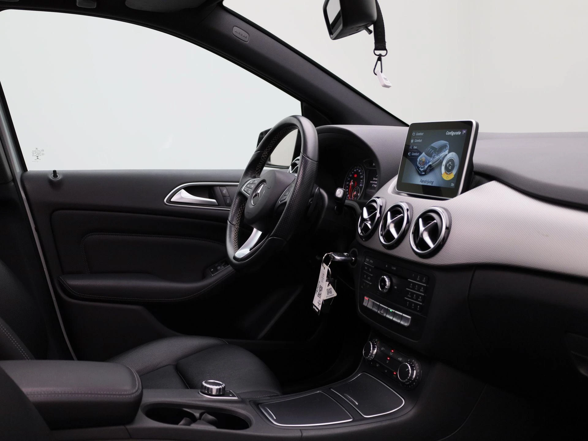 Mercedes-Benz-B-Klasse-image-31