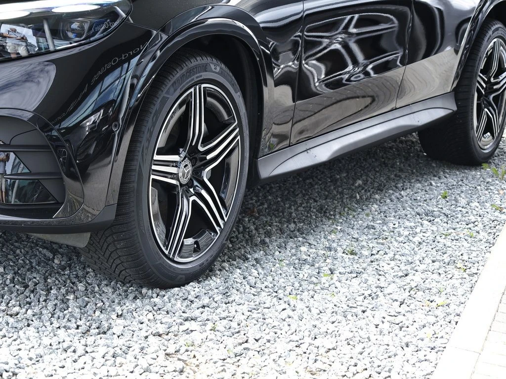 Mercedes-Benz-GLC 220 d-image-6