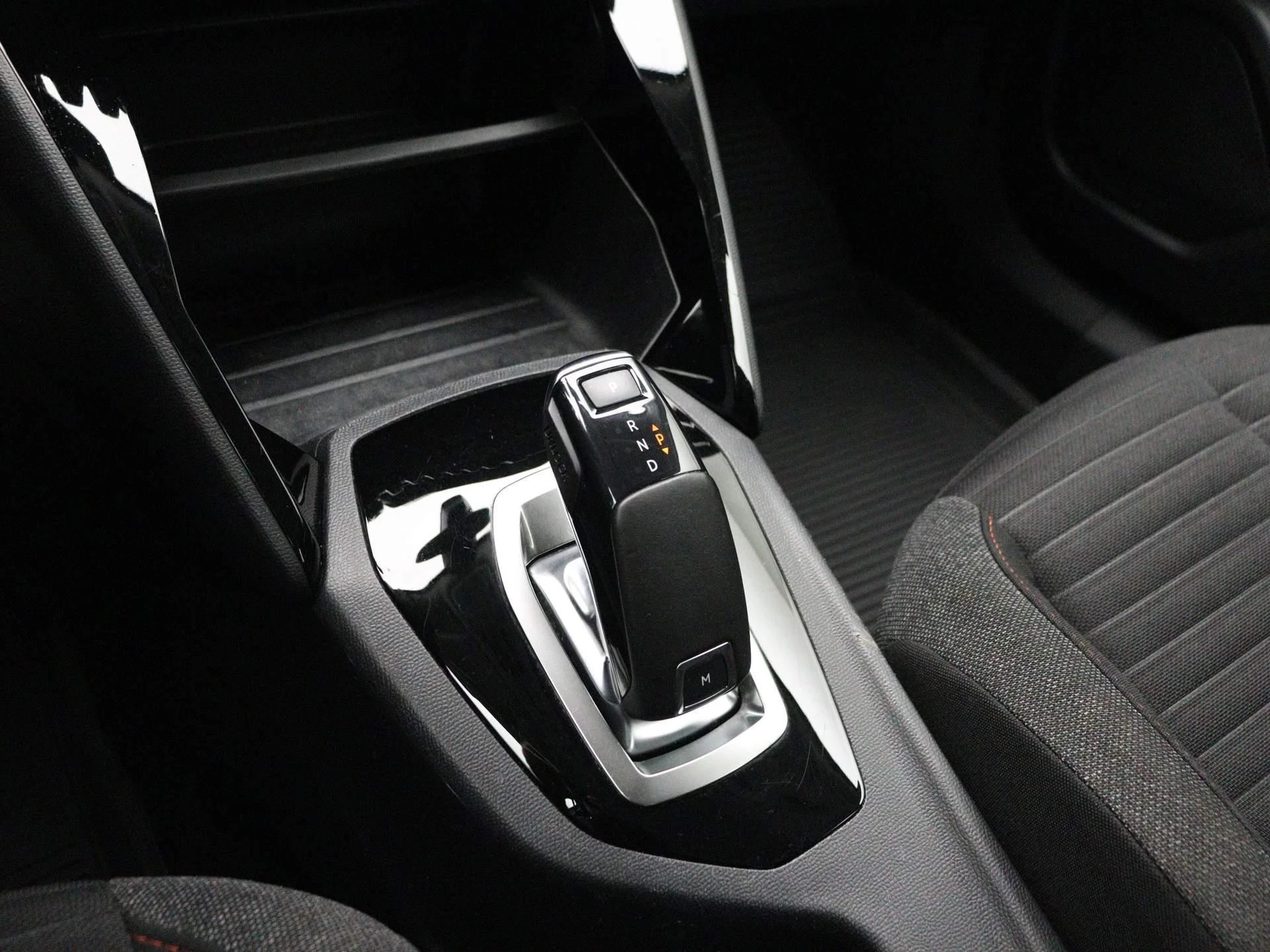 Peugeot-2008-image-18