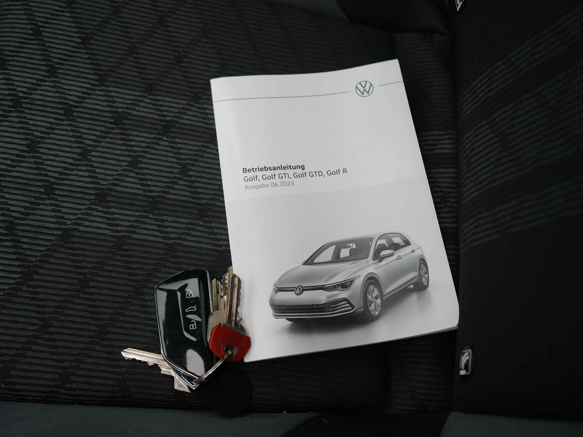 Volkswagen-Golf-image-50