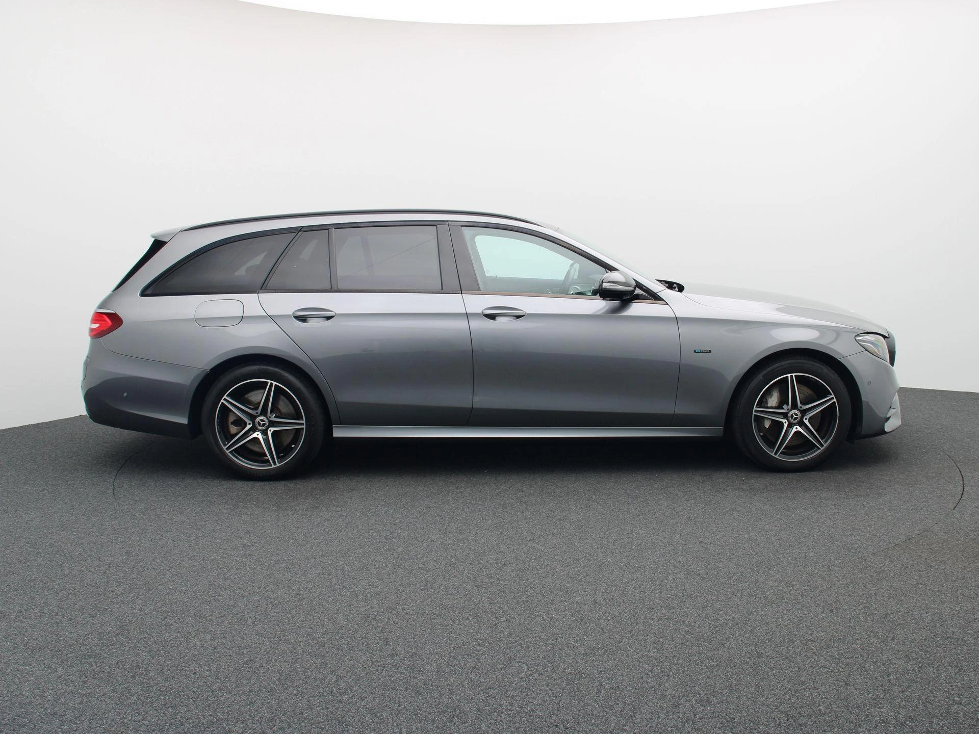 Mercedes-Benz-Classe E-image-5