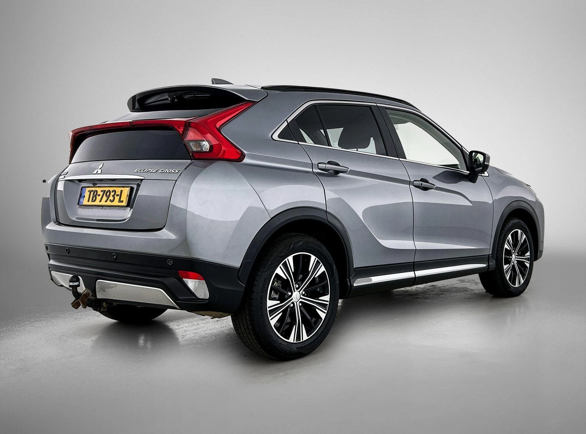 Mitsubishi-Eclipse Cross-image-3