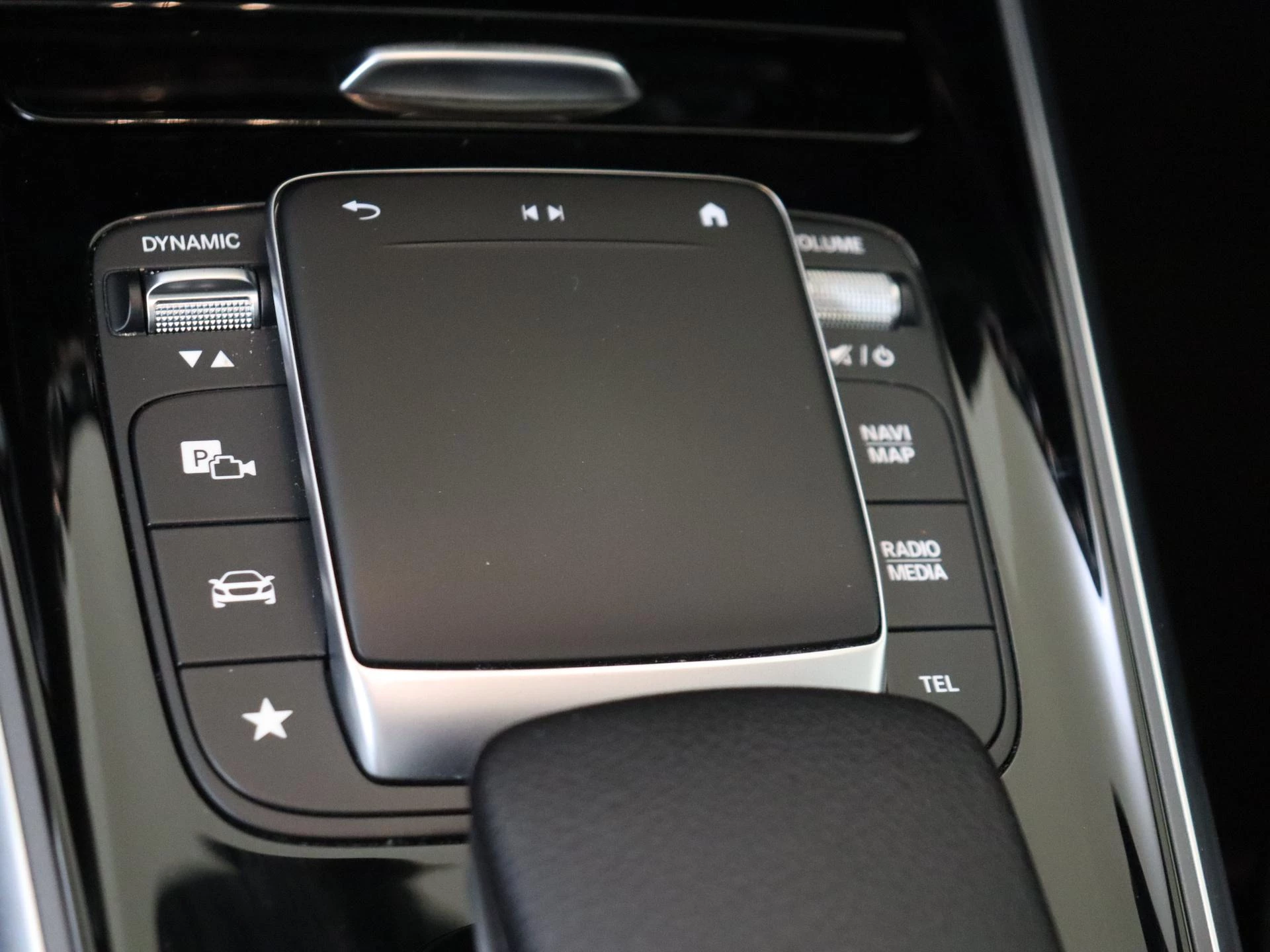 Mercedes-Benz GLA 200 Business Solution AMG