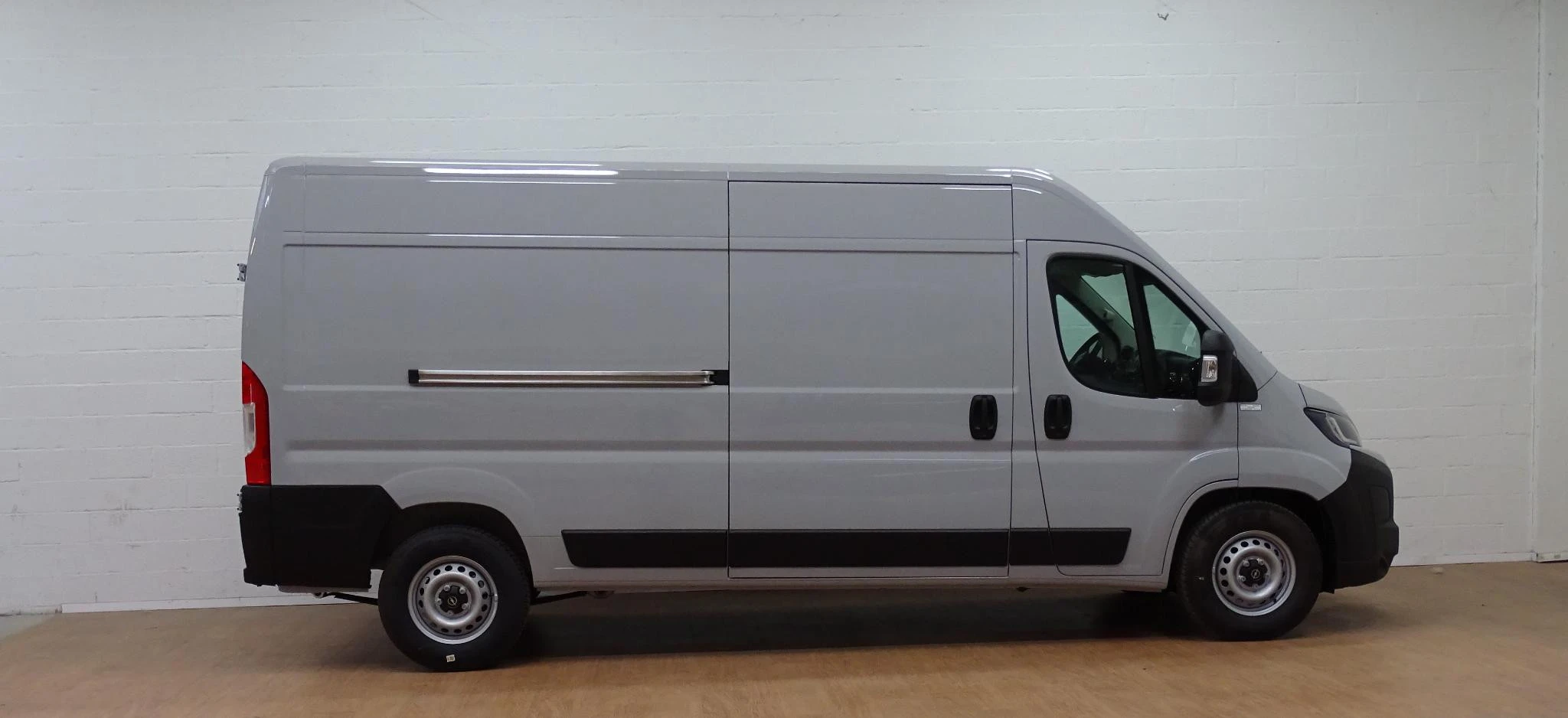 Opel-Movano-image-1