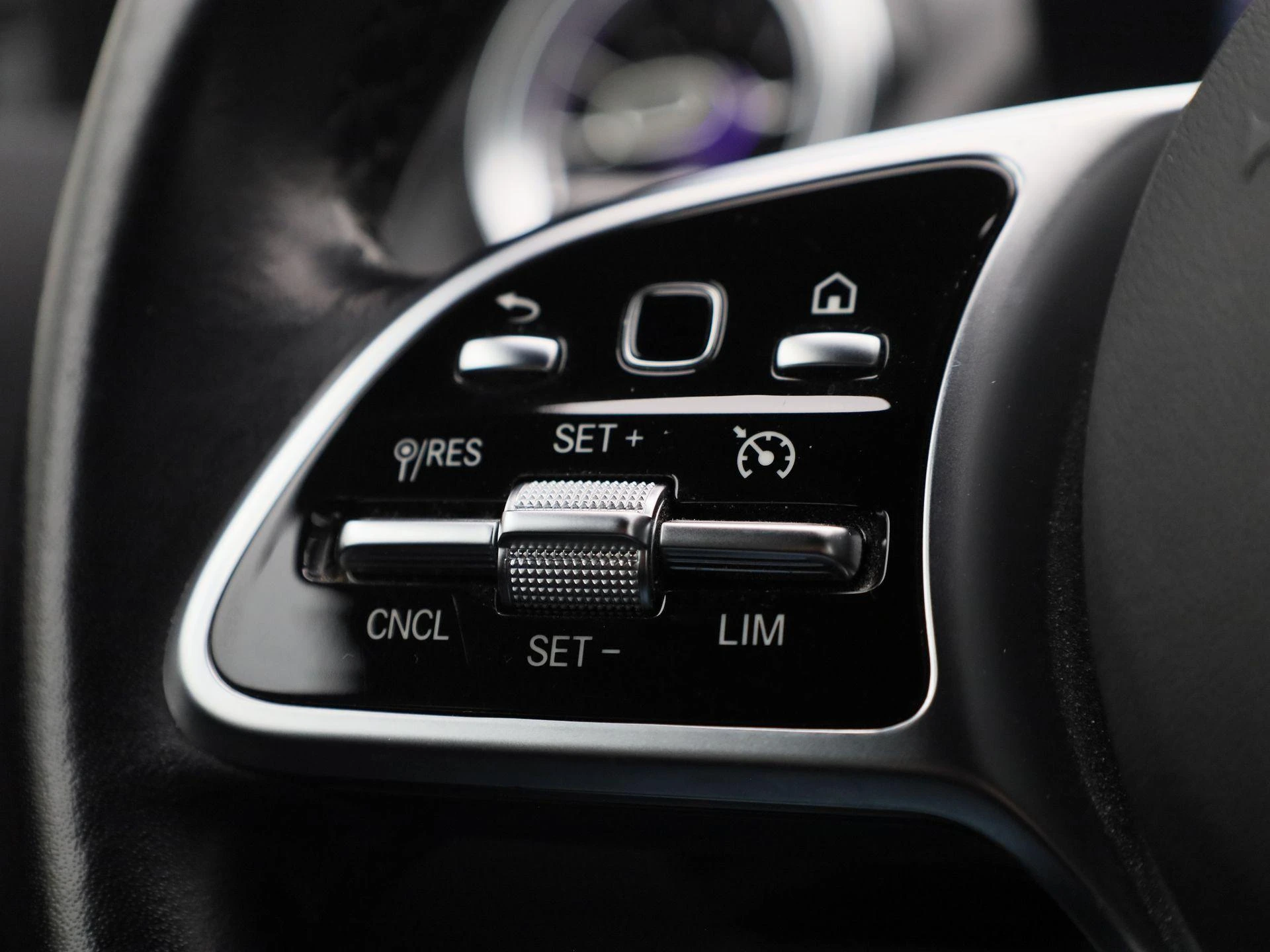 Mercedes-Benz-EQA-image-21