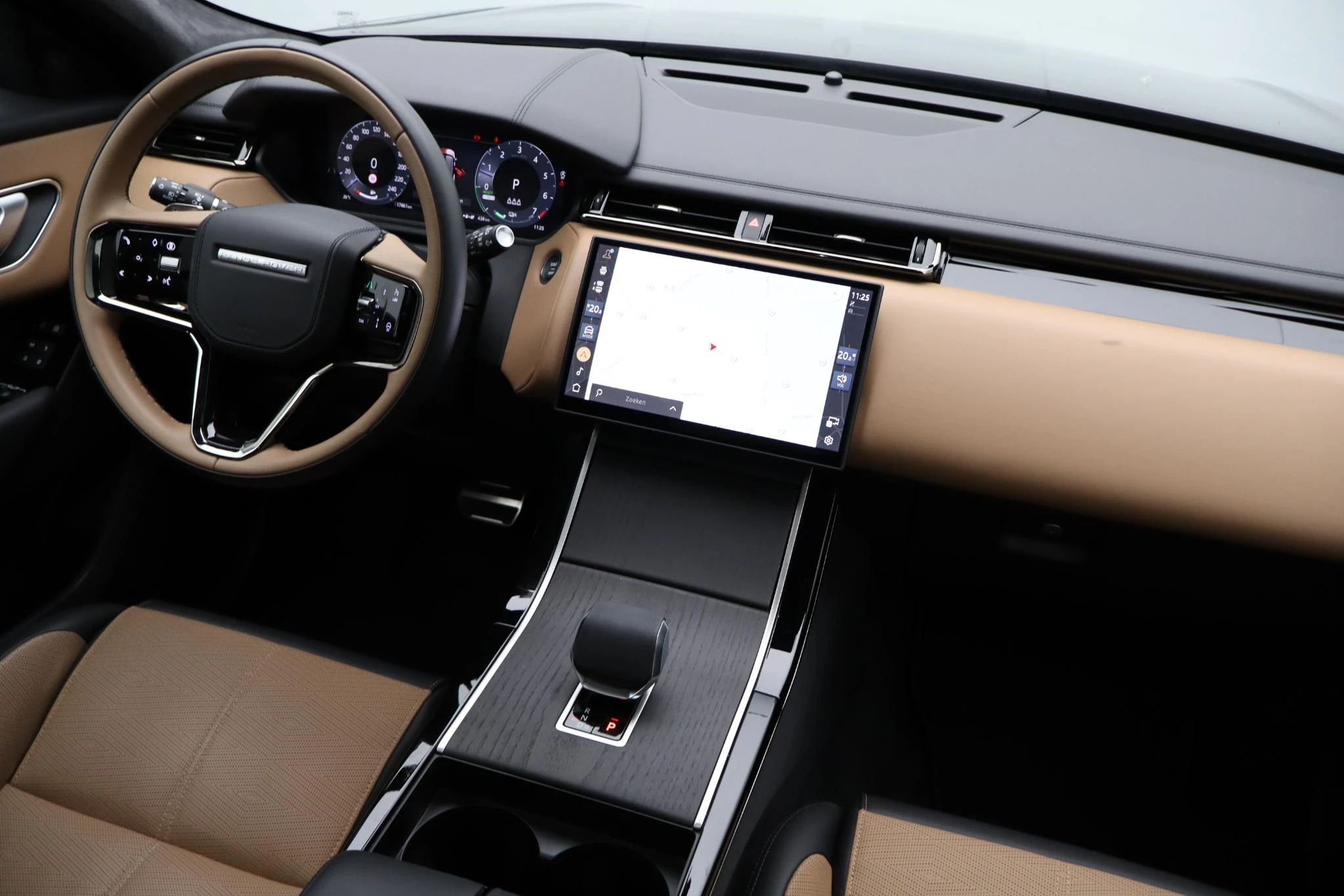 Land Rover-Range Rover Velar-image-37