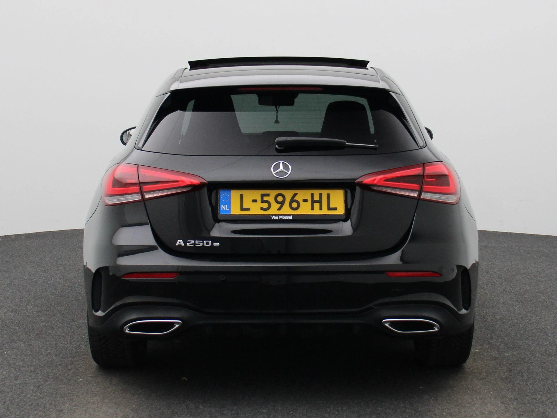 Mercedes-Benz-A-Klasse-image-4