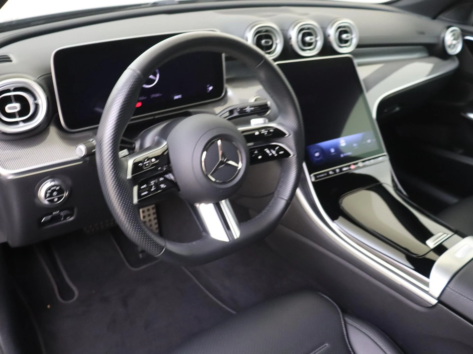 Mercedes-Benz-C-Klasse-image-9