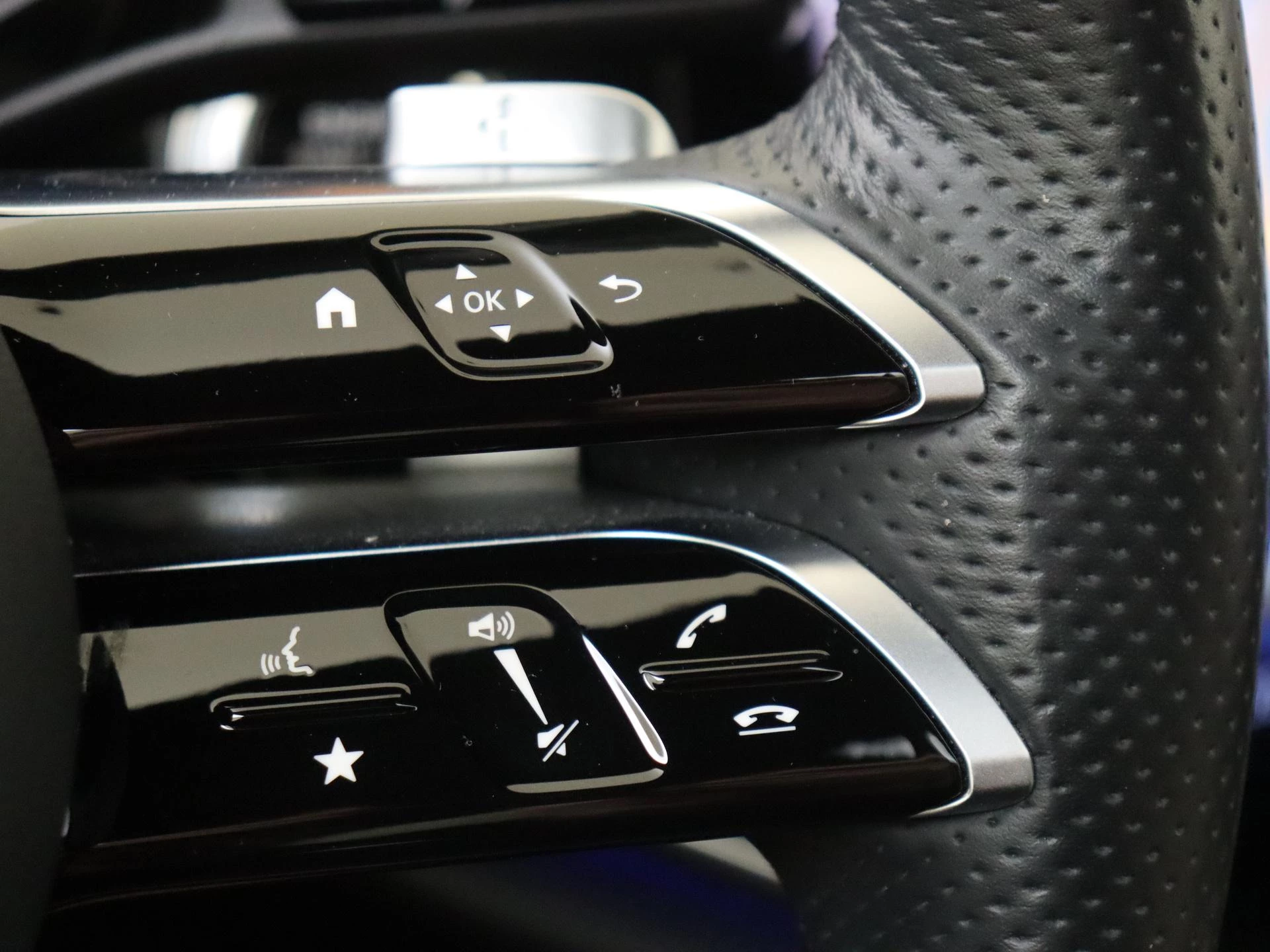 Mercedes-Benz-E-Klasse-image-13