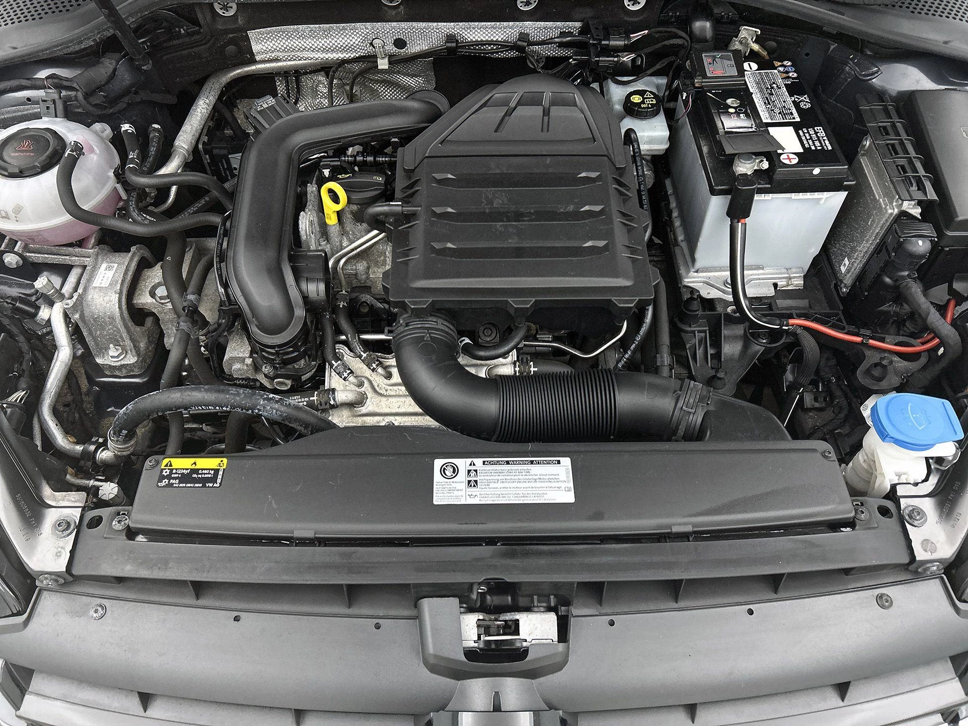 Volkswagen-Golf-image-10