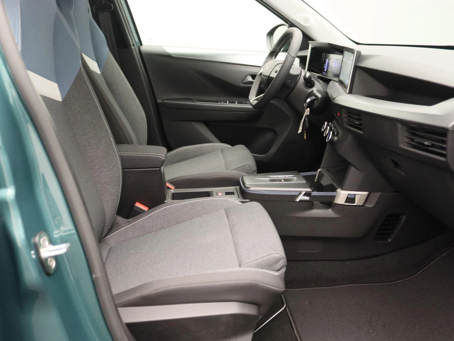 Opel Frontera 1.2 Turbo Hybrid Edition