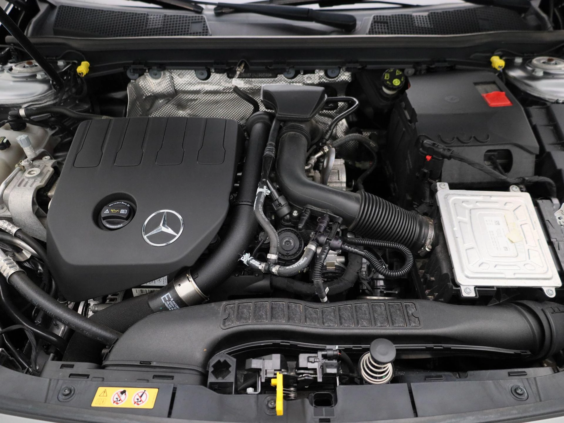 Mercedes-Benz-CLA-image-43