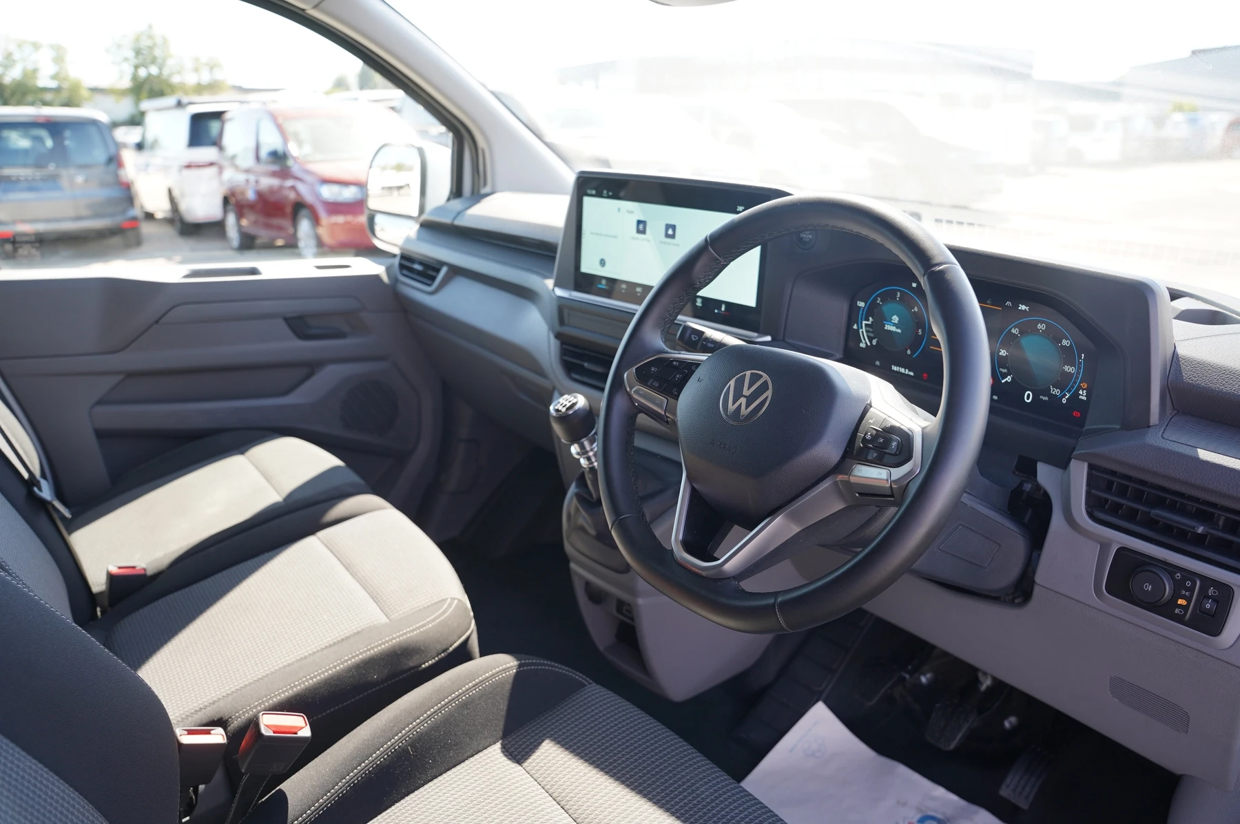 Volkswagen-Transporter-image-5
