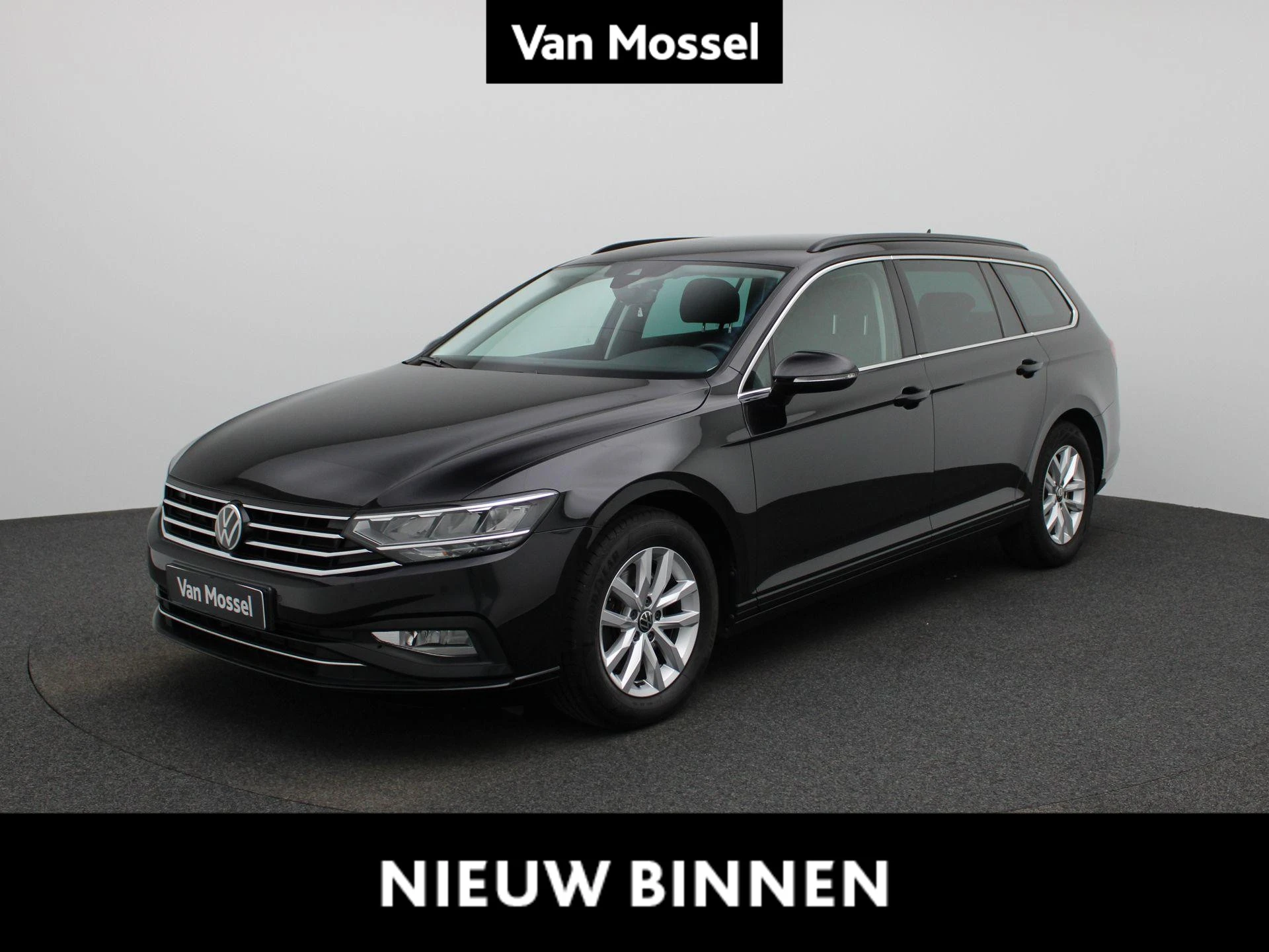 Volkswagen-Passat-image-0