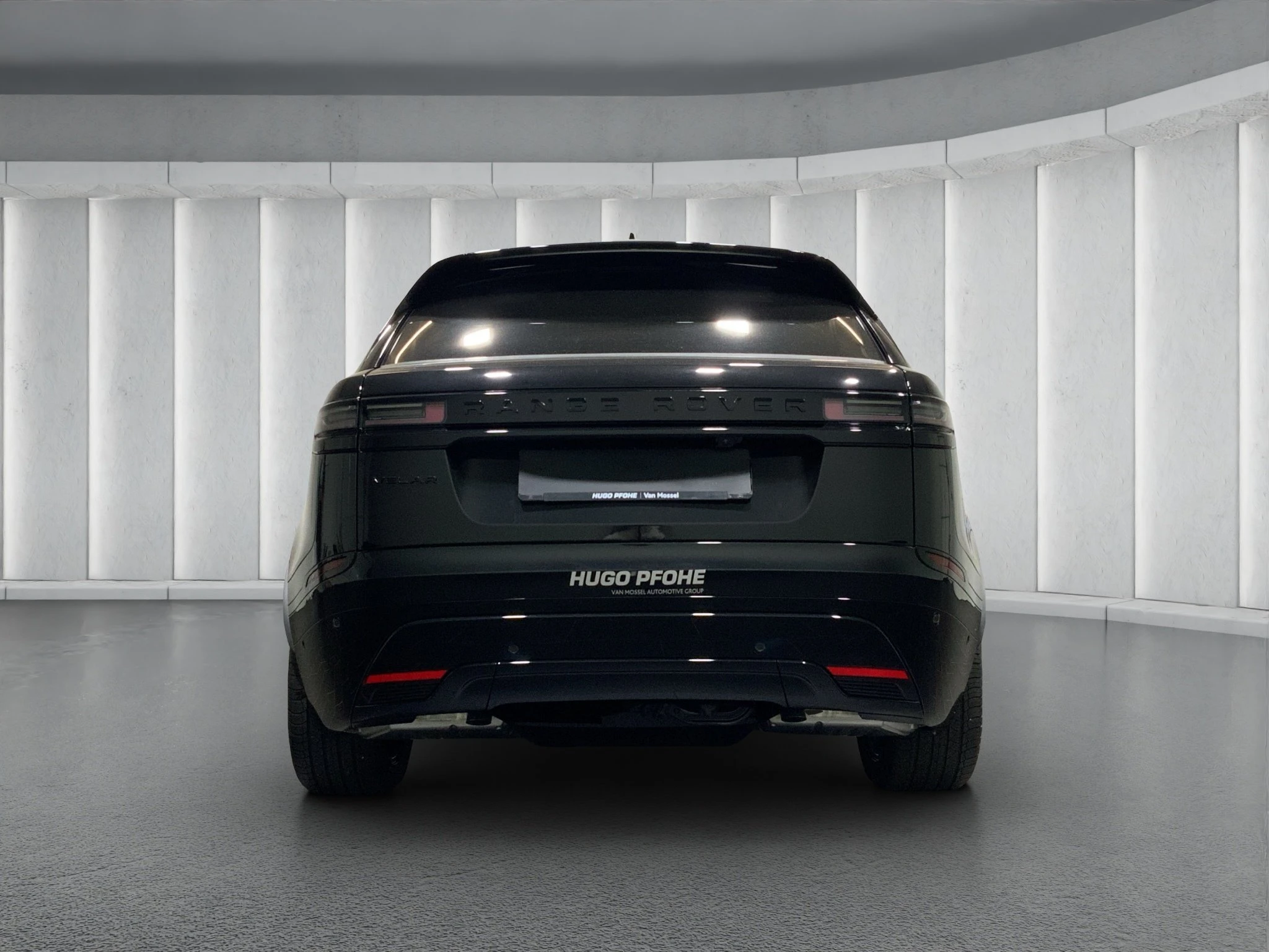 Land Rover-Range Rover Velar-image-2