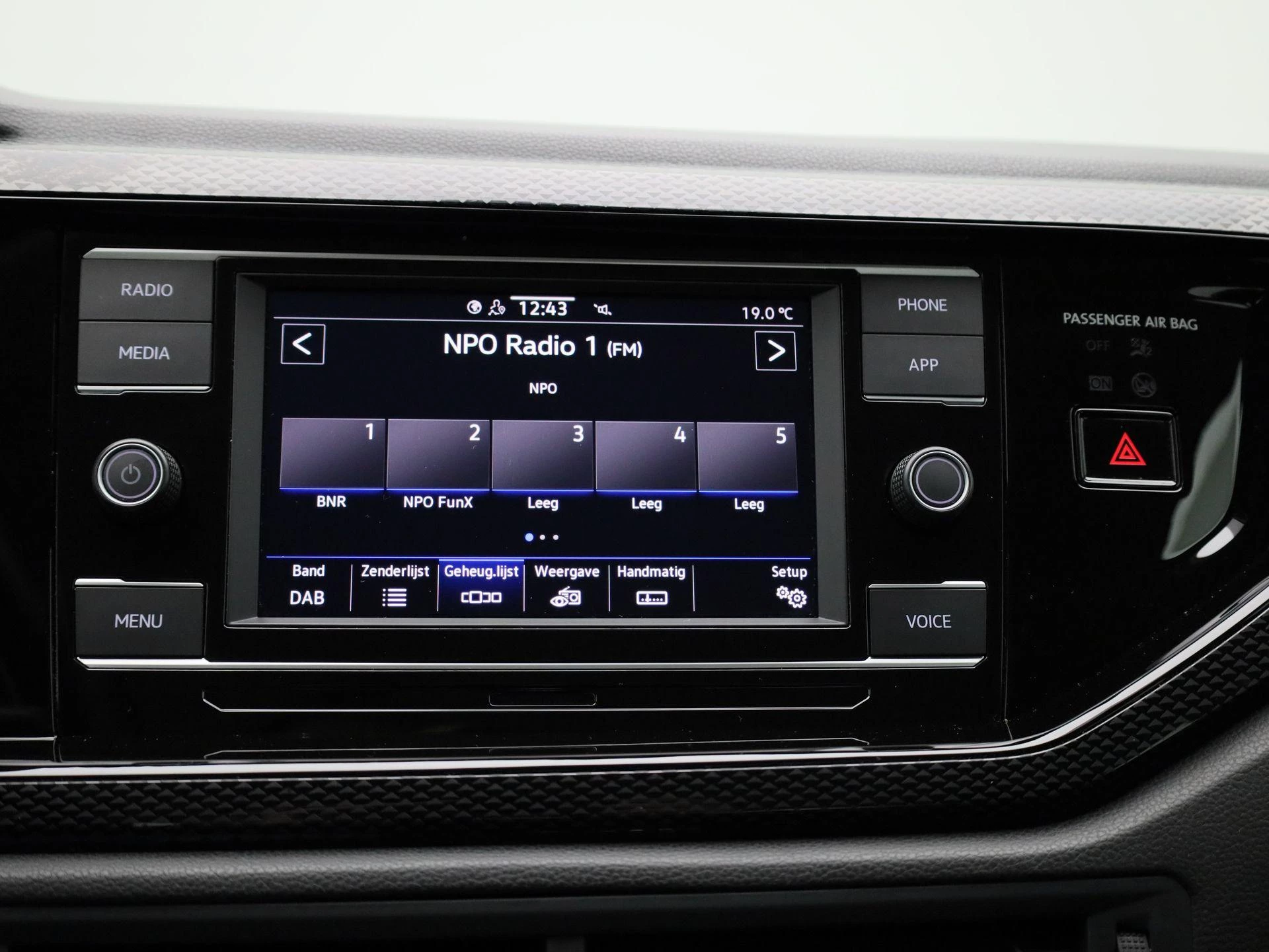Volkswagen-Polo-image-15