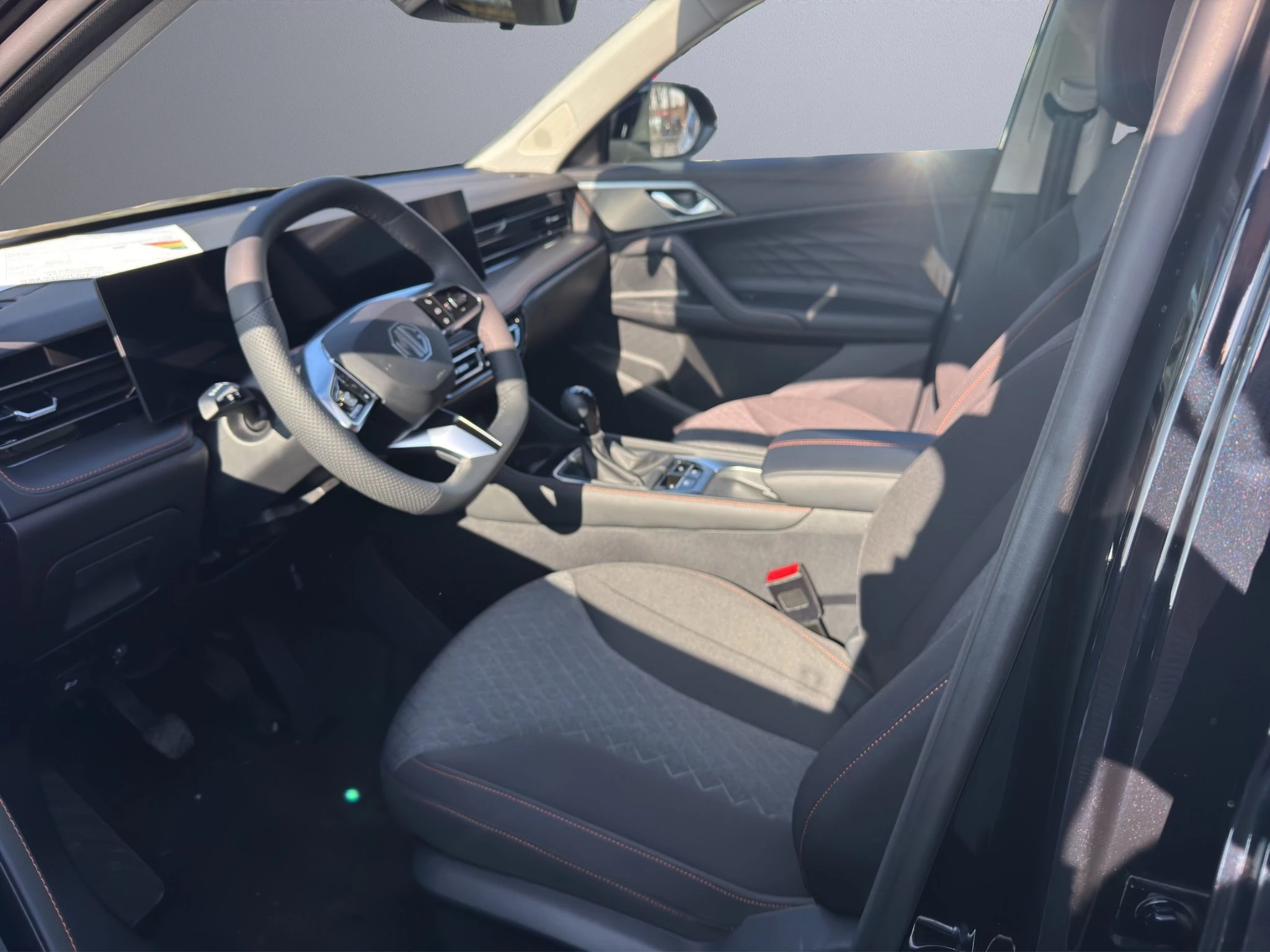 MG HS Comfort 1.5 T-GDI LED RFK LMF PDC Navi Klima