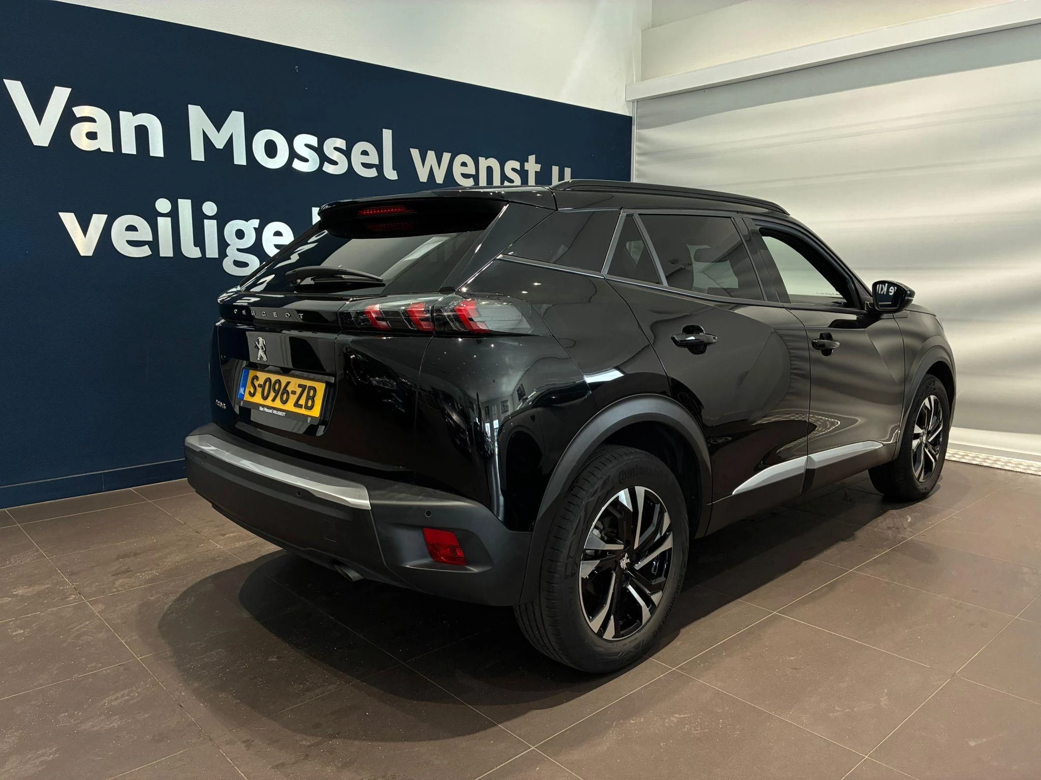 Peugeot-2008-image-1